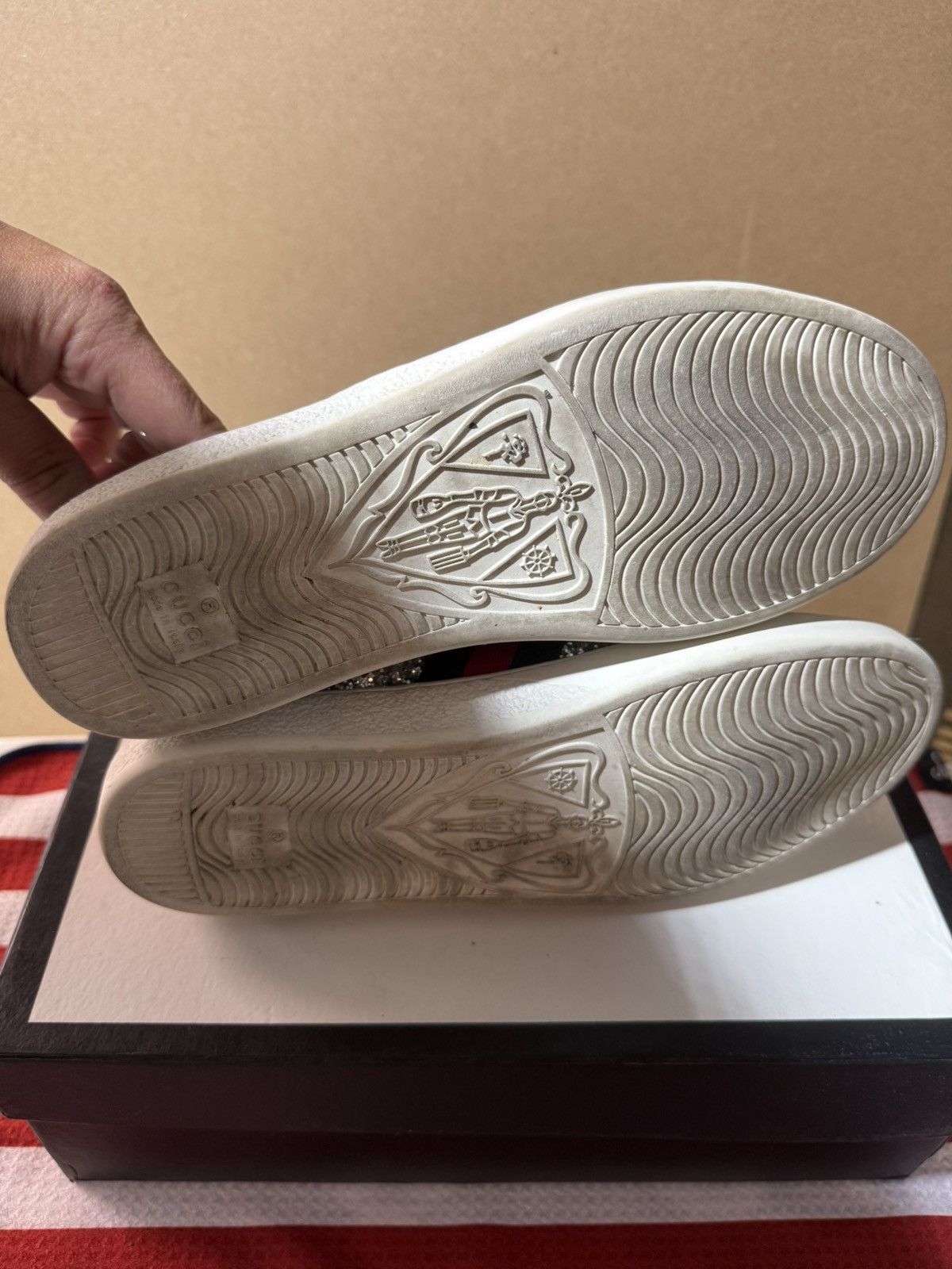 Gucci Gucci Saturn Glitter Low Top Sneaker Size US 8.5 / IT 38.5 - 6 Thumbnail