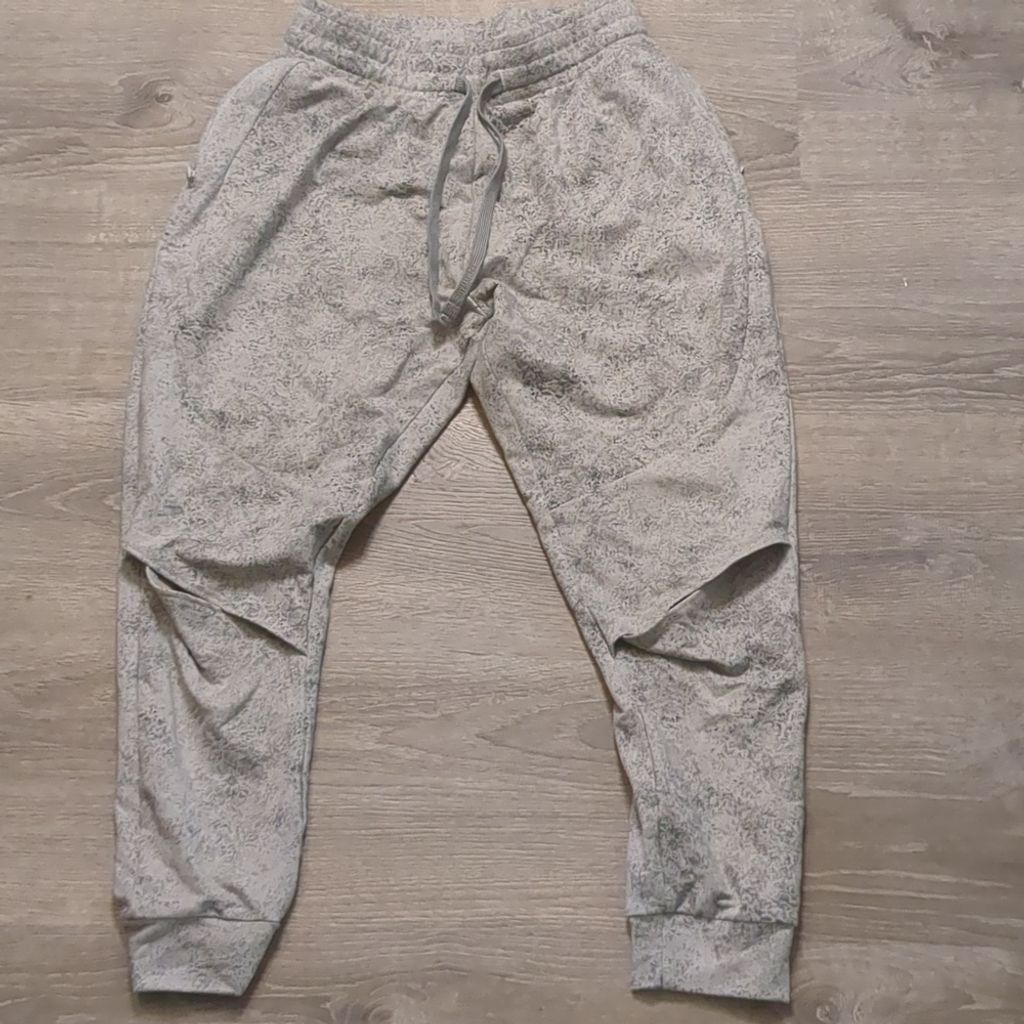Gymshark Gymshark gray open knee joggers size medium Size 27" / US 4 / IT 40 - 1 Thumbnail