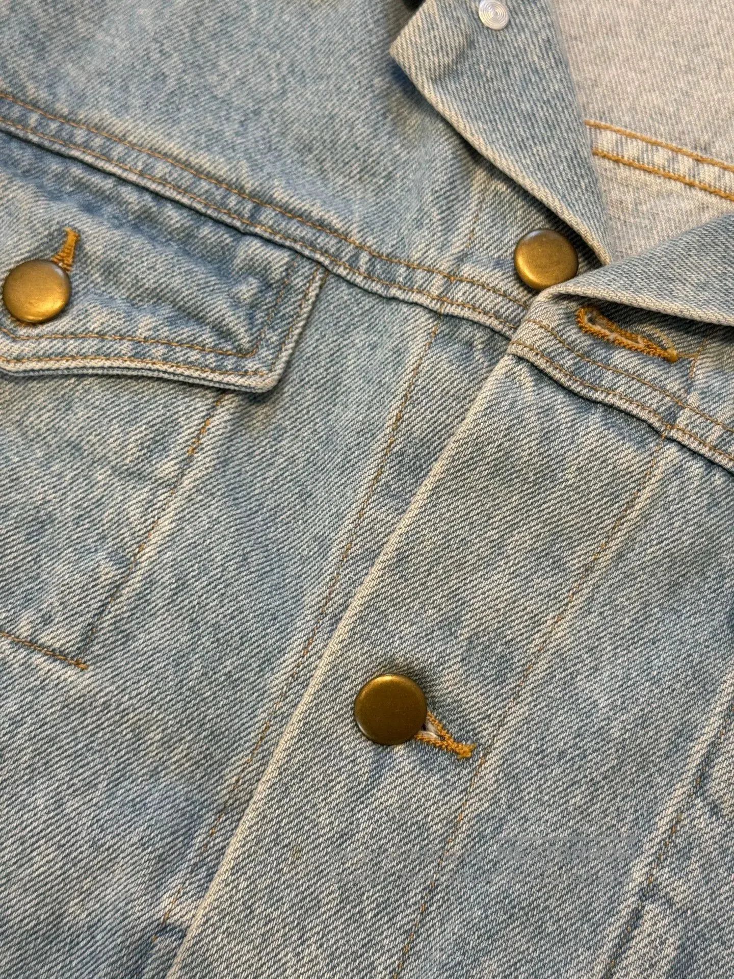 American Apparel american apparel denim jacket in light blue. Size US M / EU 48-50 / 2 - 3 Thumbnail