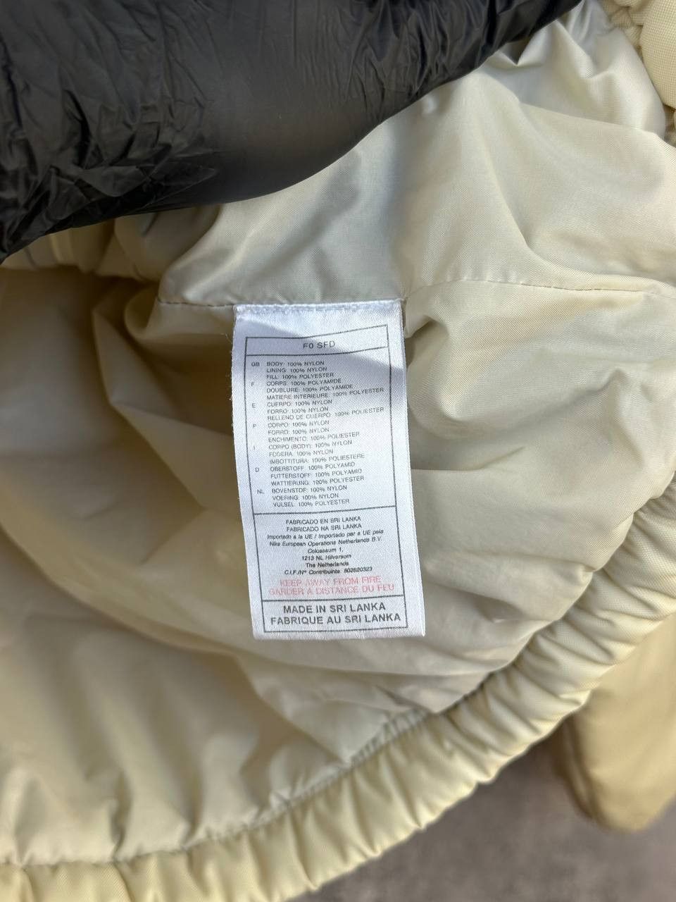 Nike Nike Y2K Puffer Padded Jacket Nylon Swoosh Cream Quilted Size M / US 6-8 / IT 42-44 - 12 Thumbnail