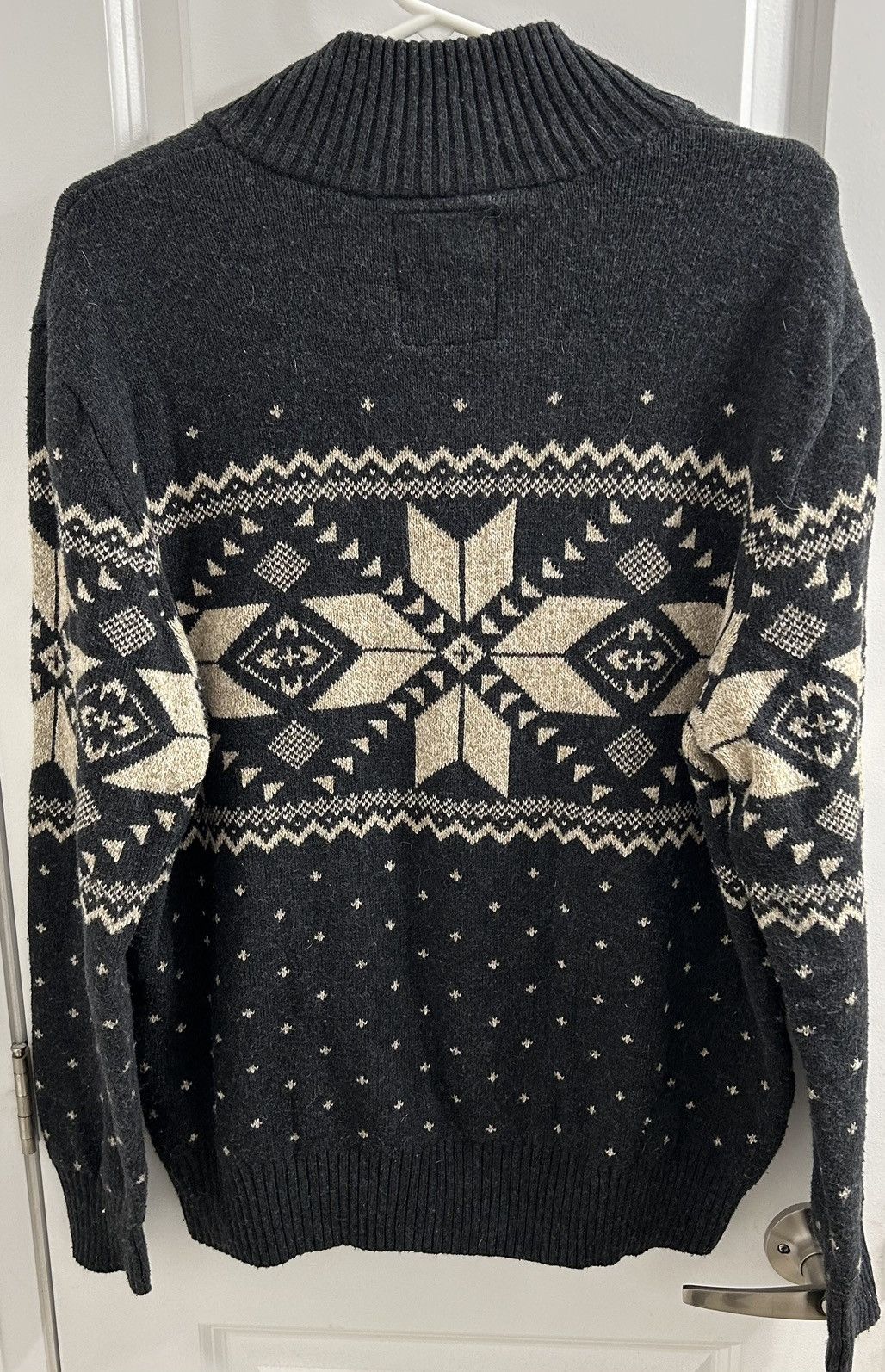 American Eagle Outfitters American Eagle Mens Dark Grey Aztec Design Sweater - Size L Size US L / EU 52-54 / 3 - 6 Thumbnail