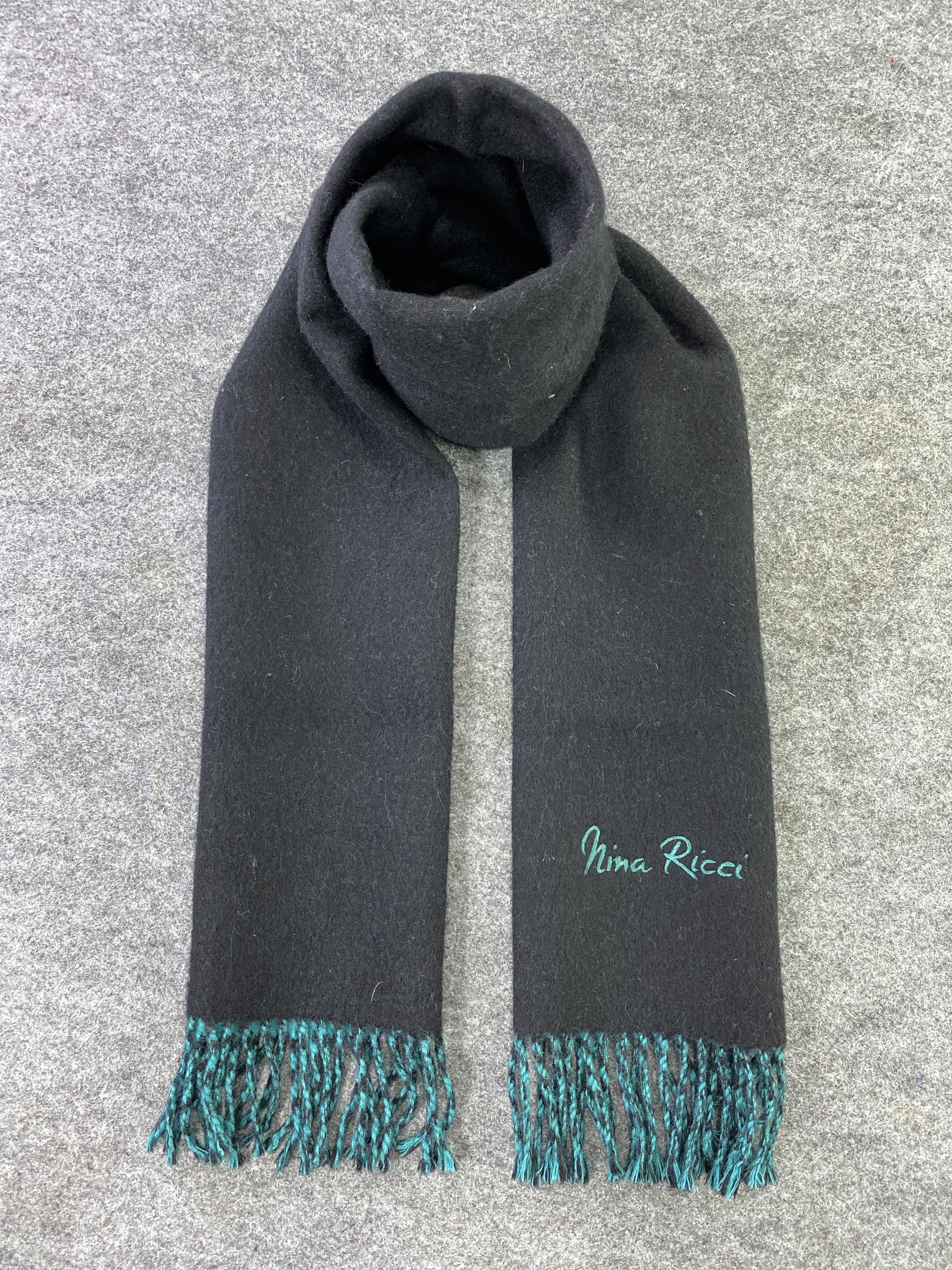 NINA RICCI Scarf / Muffler / Neckwear -T630