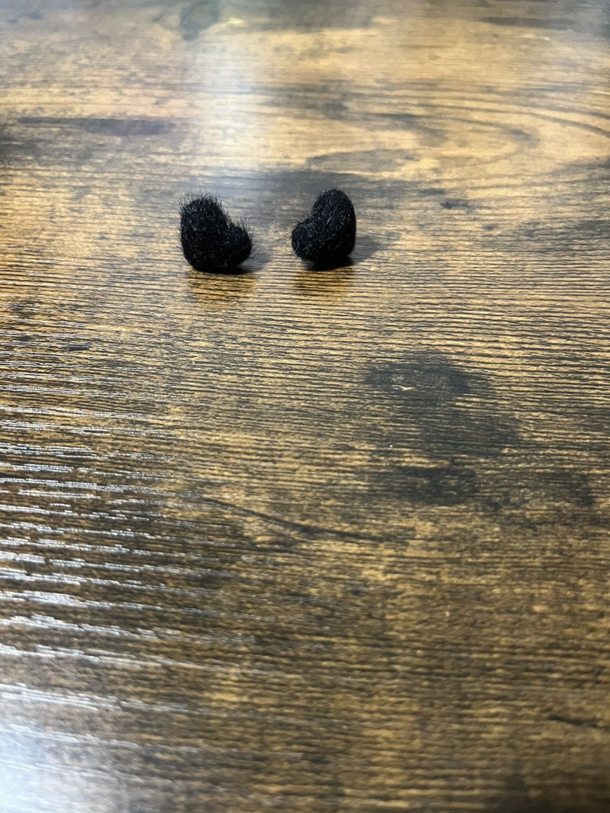 Other Black fuzz heart earrings Size ONE SIZE - 1 Thumbnail