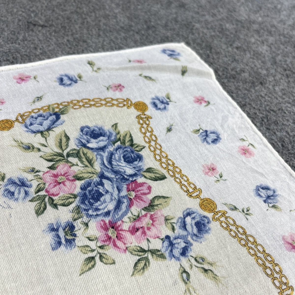 Burberry × Vintage Burberry Handkerchief / Bandana / Neckerchief B097 Size ONE SIZE - 9 Thumbnail
