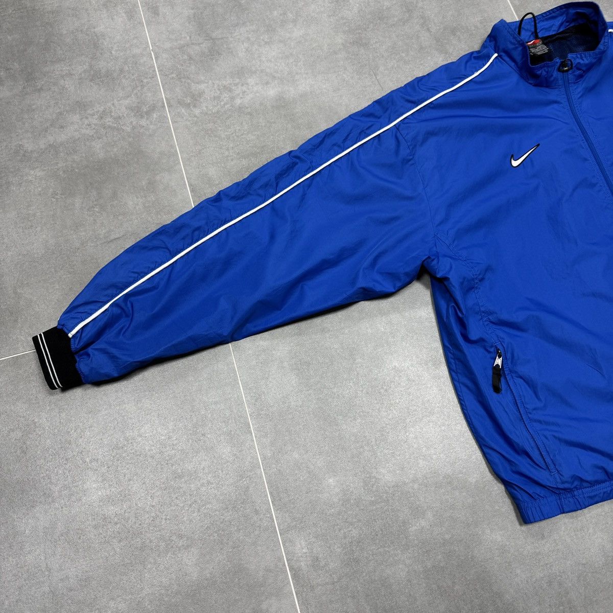 Nike × Vintage Vintage Nike Team Embroidered Logo Swoosh Track Jacket Size US L / EU 52-54 / 3 - 3 Thumbnail