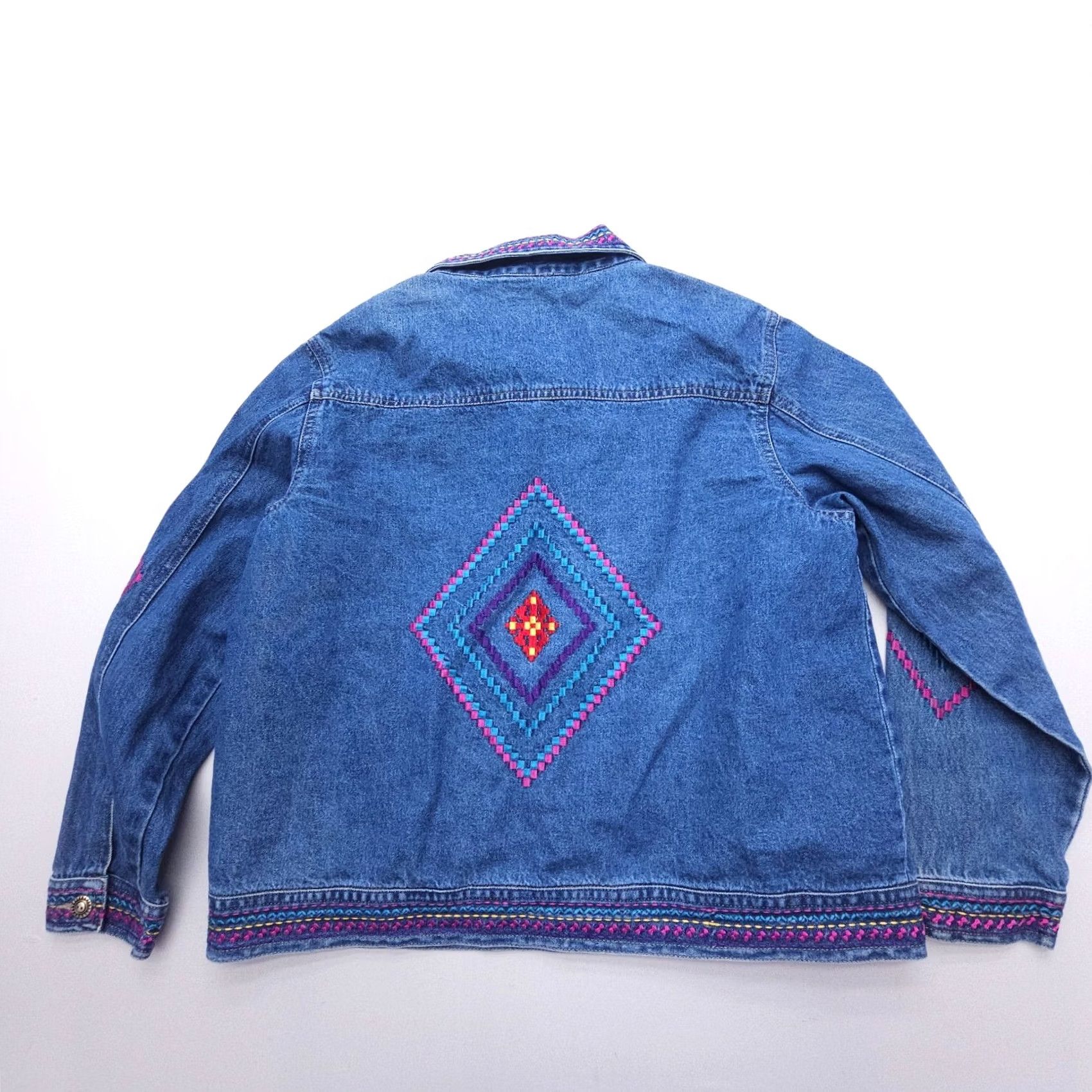 Coldwater Creek VTG Coldwater Creek Embroidered Denim Jacket Southwestern Aztec Tribal Geometric Pattern Blue Women Jacket PL Petite Size Short Sleeve" Size L / US 10 / IT 46 - 2 Thumbnail