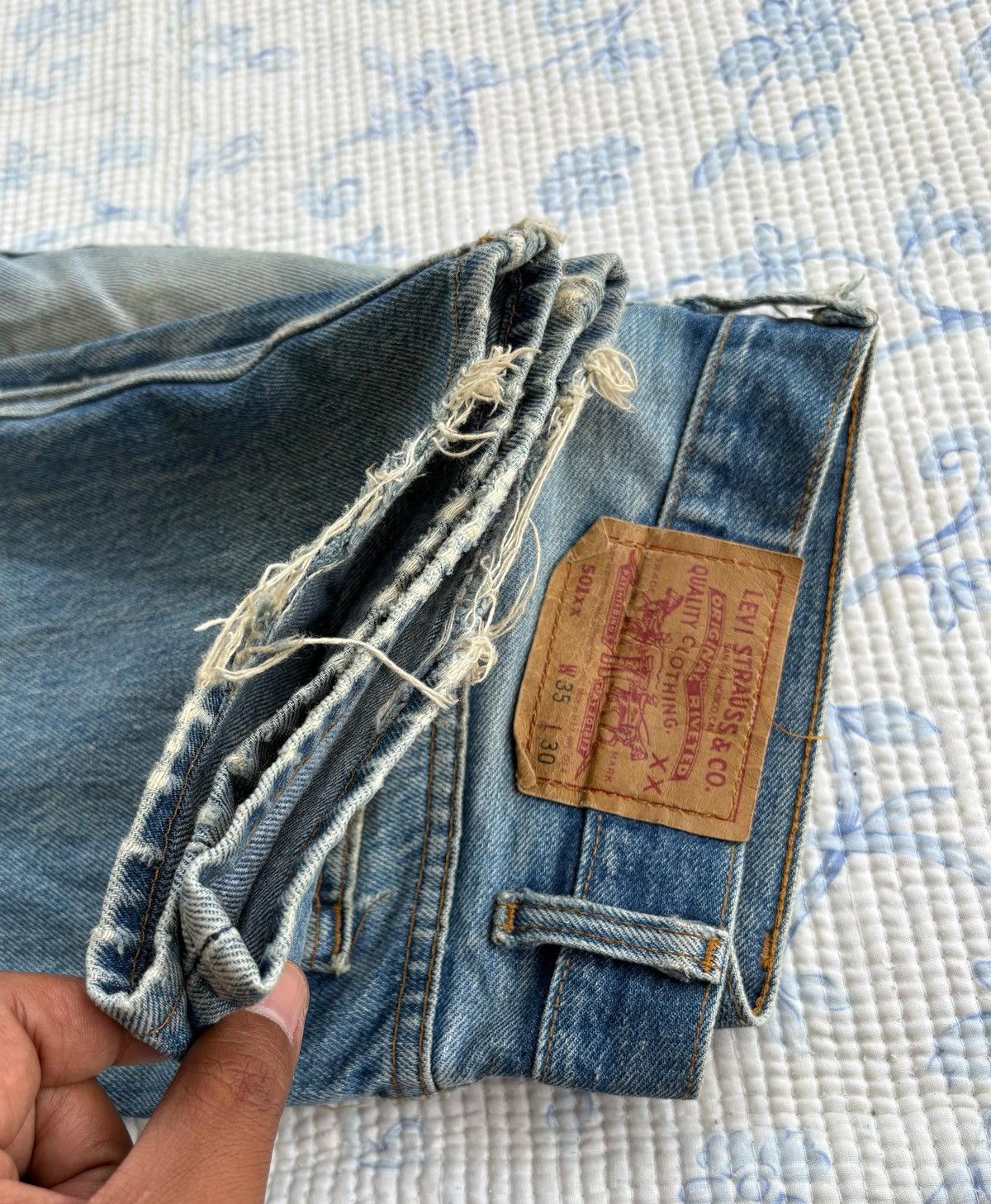 Levi's × Levi's Vintage Clothing Vintage Levi's 501 Distressed Denim Pant Made in USA Size US 34 / EU 50 - 15 Thumbnail