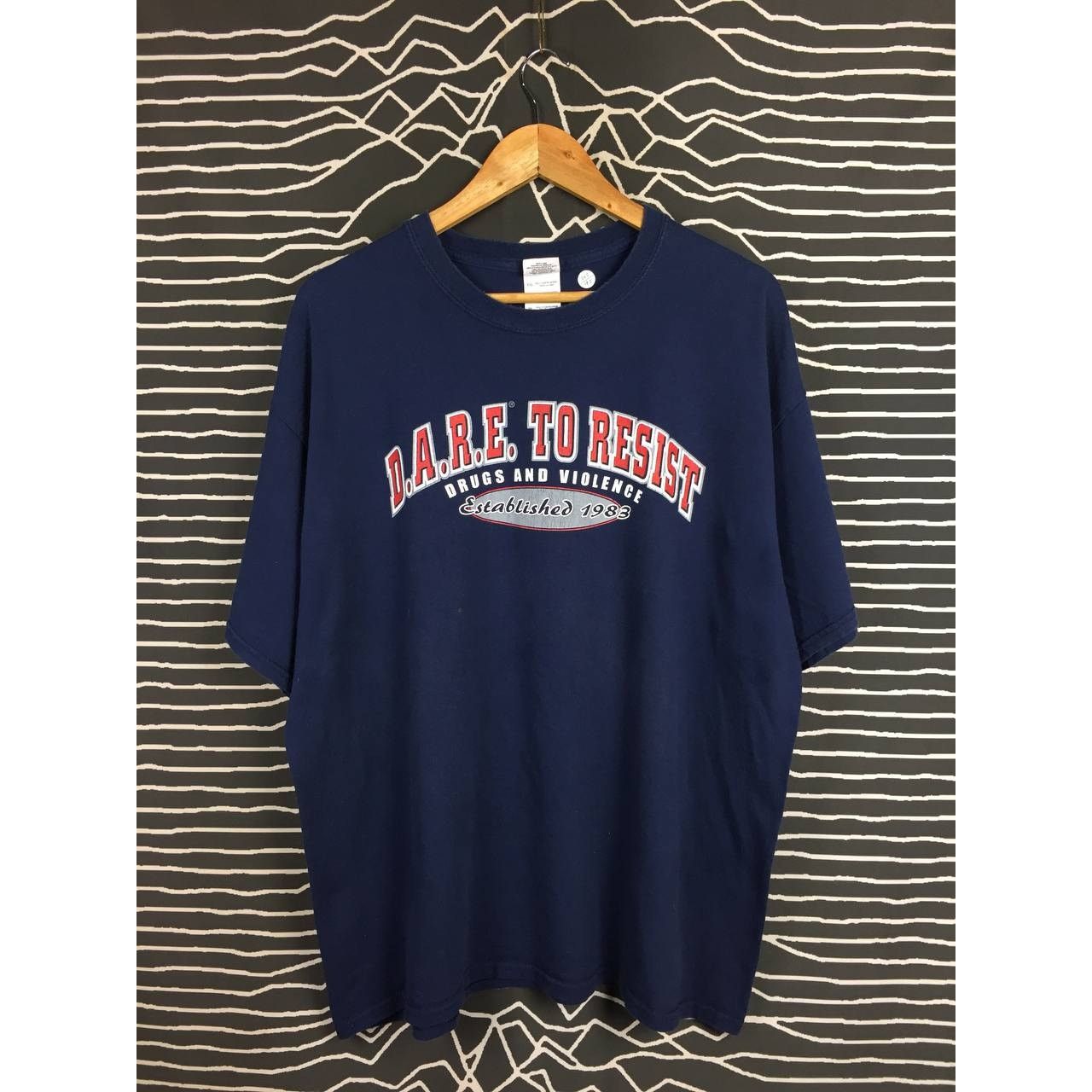 Gildan × Vintage Hillsborough Township New Jersey Police Dare To Resist Tee Size US XL / EU 56 / 4 - 1 Thumbnail