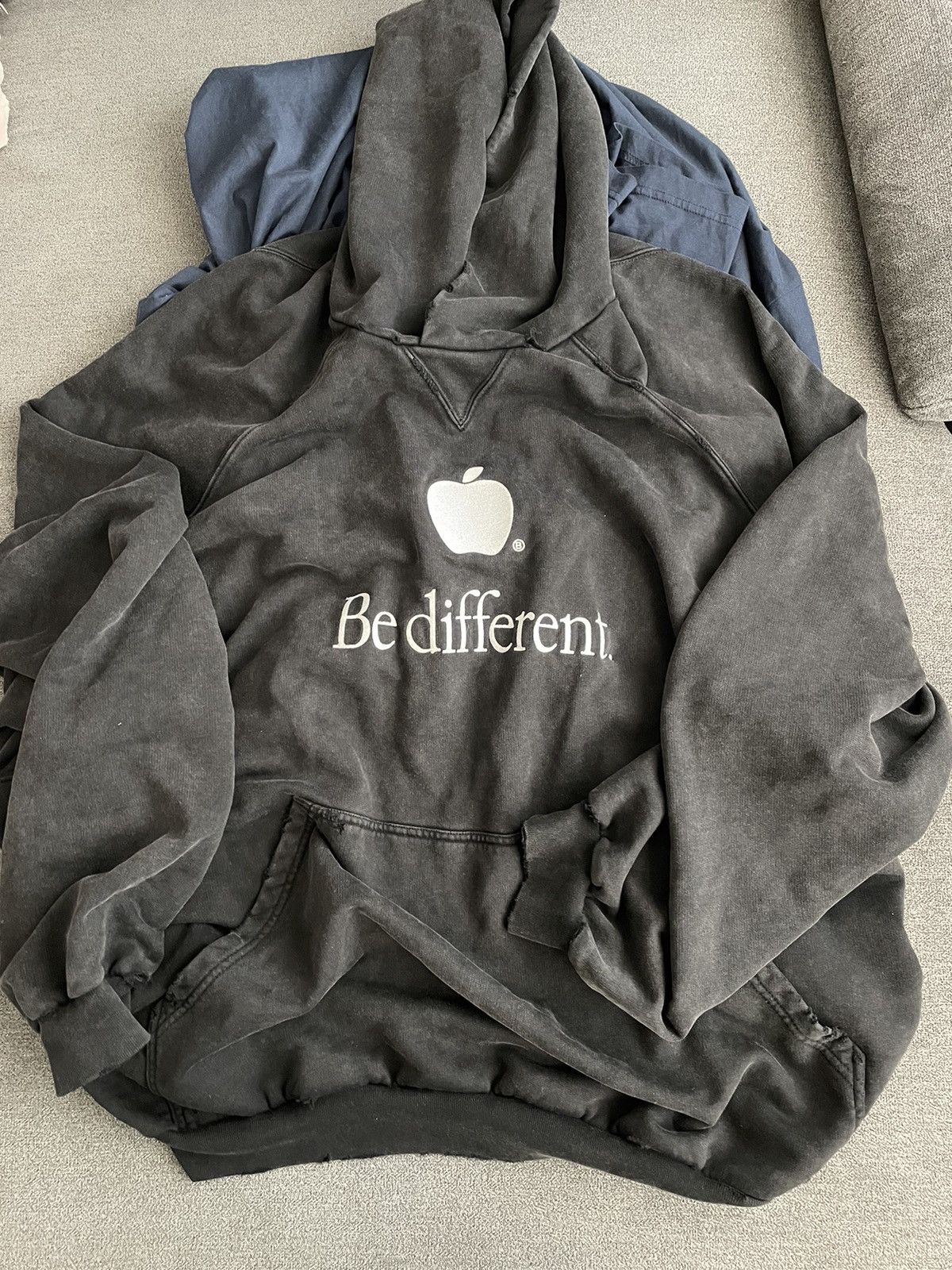 Balenciaga × Designer × Streetwear Balenciaga FW22 Be Different
