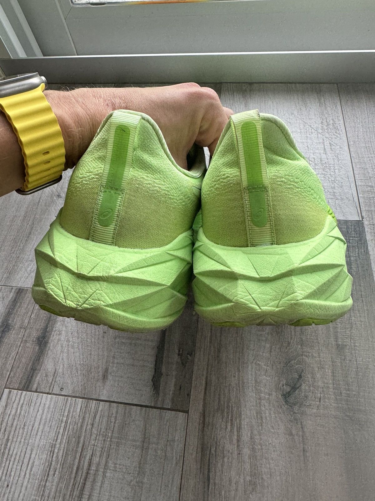 Asics ASICS Novablast 4 Size US 12 / EU 45 - 3 Thumbnail