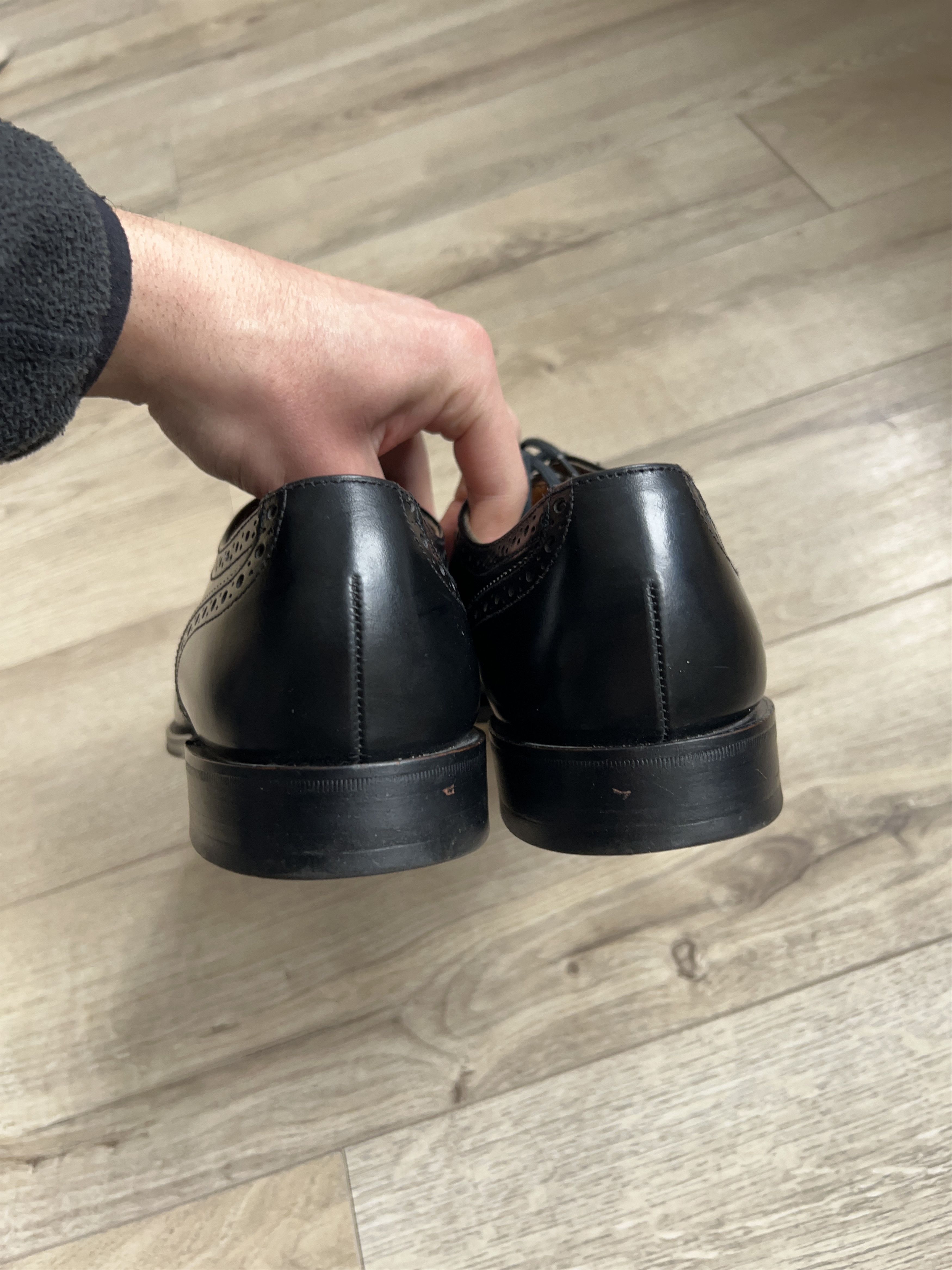 Leather × Loake Mens Shoemakers Black Brogue Shoes Formal Size UK 9 US 10 Size US 10 / EU 43 - 4 Thumbnail