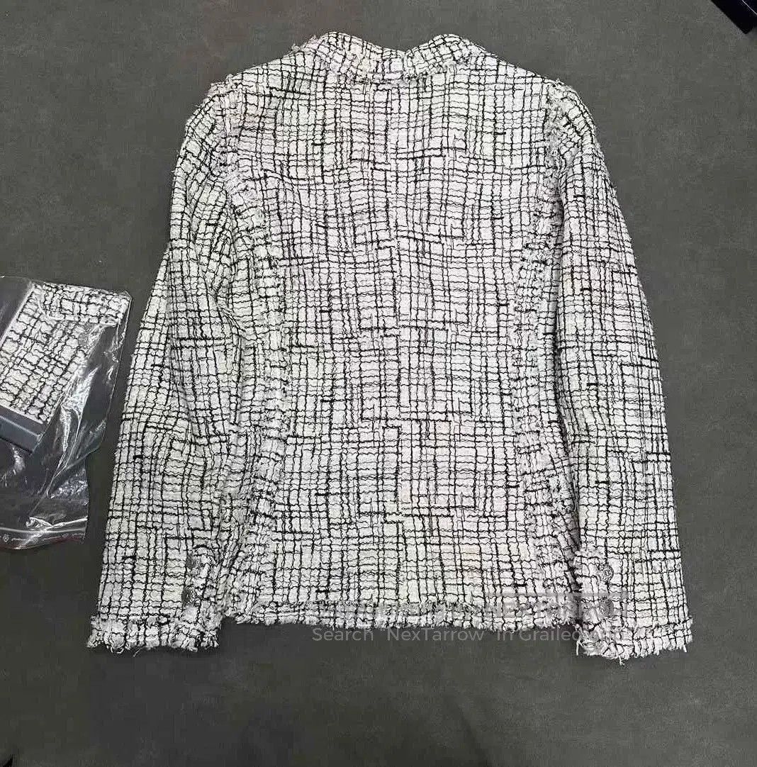 Chanel CHANEL Women's Tweed Blazer. Size L / US 10 / IT 46 - 2 Thumbnail