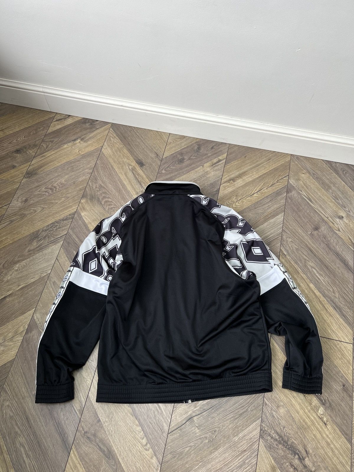 Lotto Sport Vintage Lotto Track Jacket black white big logo sport 90s Size US L / EU 52-54 / 3 - 14 Thumbnail