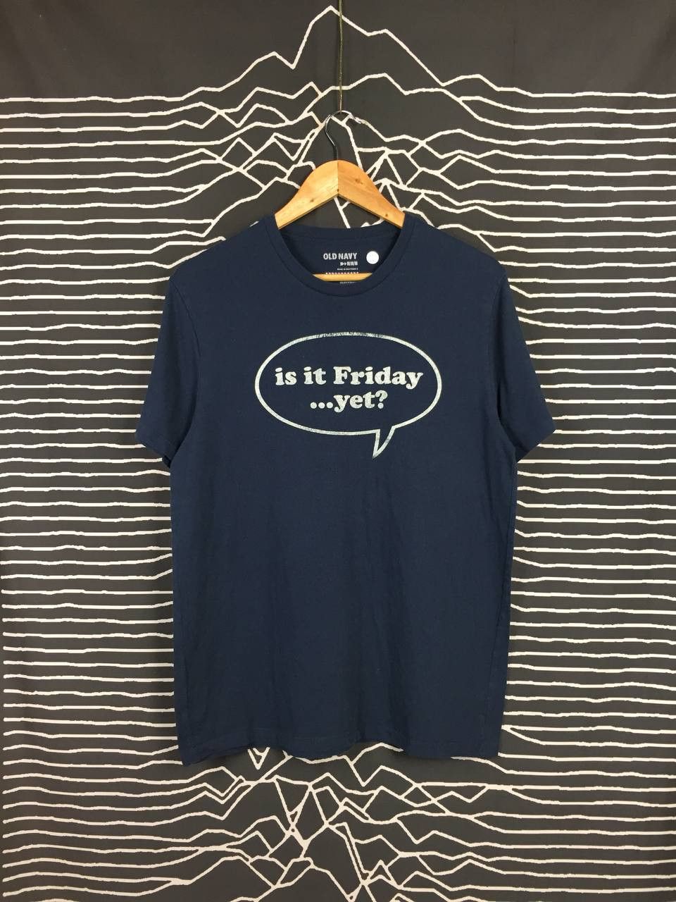 Old Navy × Vintage Old Navy Is It Friday Yet? Wording Tee Size US M / EU 48-50 / 2 - 1 Thumbnail