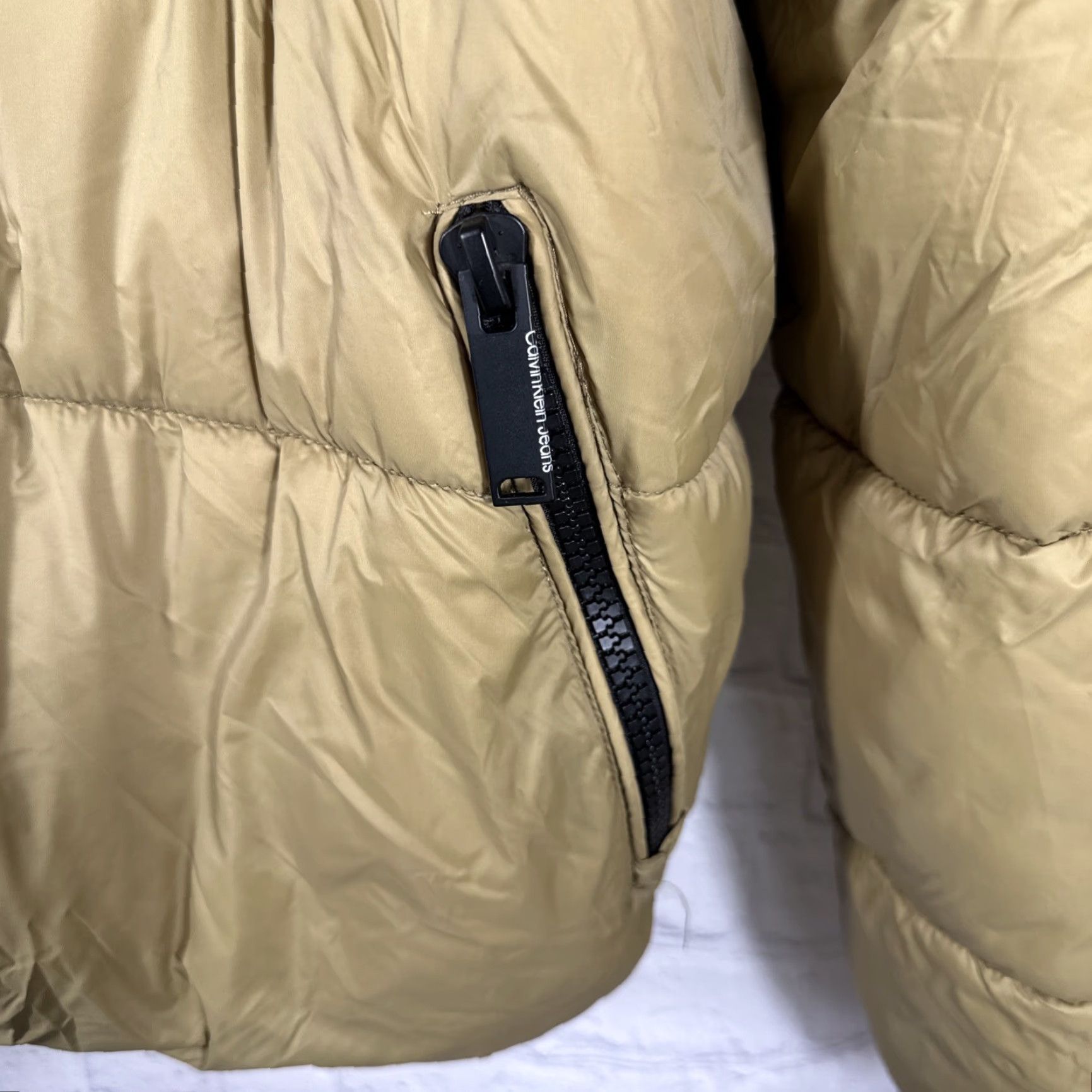 Calvin Klein Calvin Klein Women’s Medium Puffer Jacket Hooded Zip up Winter Coat Size M / US 6-8 / IT 42-44 - 2 Thumbnail