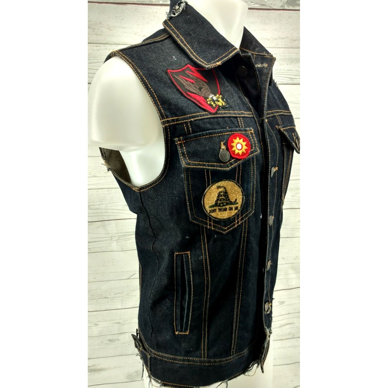Born Born Fly Blue Denim Distressed Patch Pockets Jean Vest Men's Medium Size US 31 - 7 Thumbnail