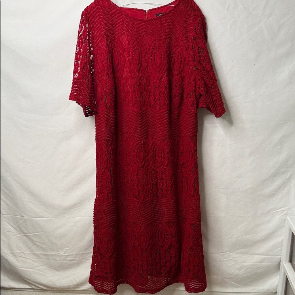 The Unbranded Brand Sharagano red lace half sleeve shift lace dress sz 16W Size XXL / US 16-18 / IT 52-54 - 1 Thumbnail