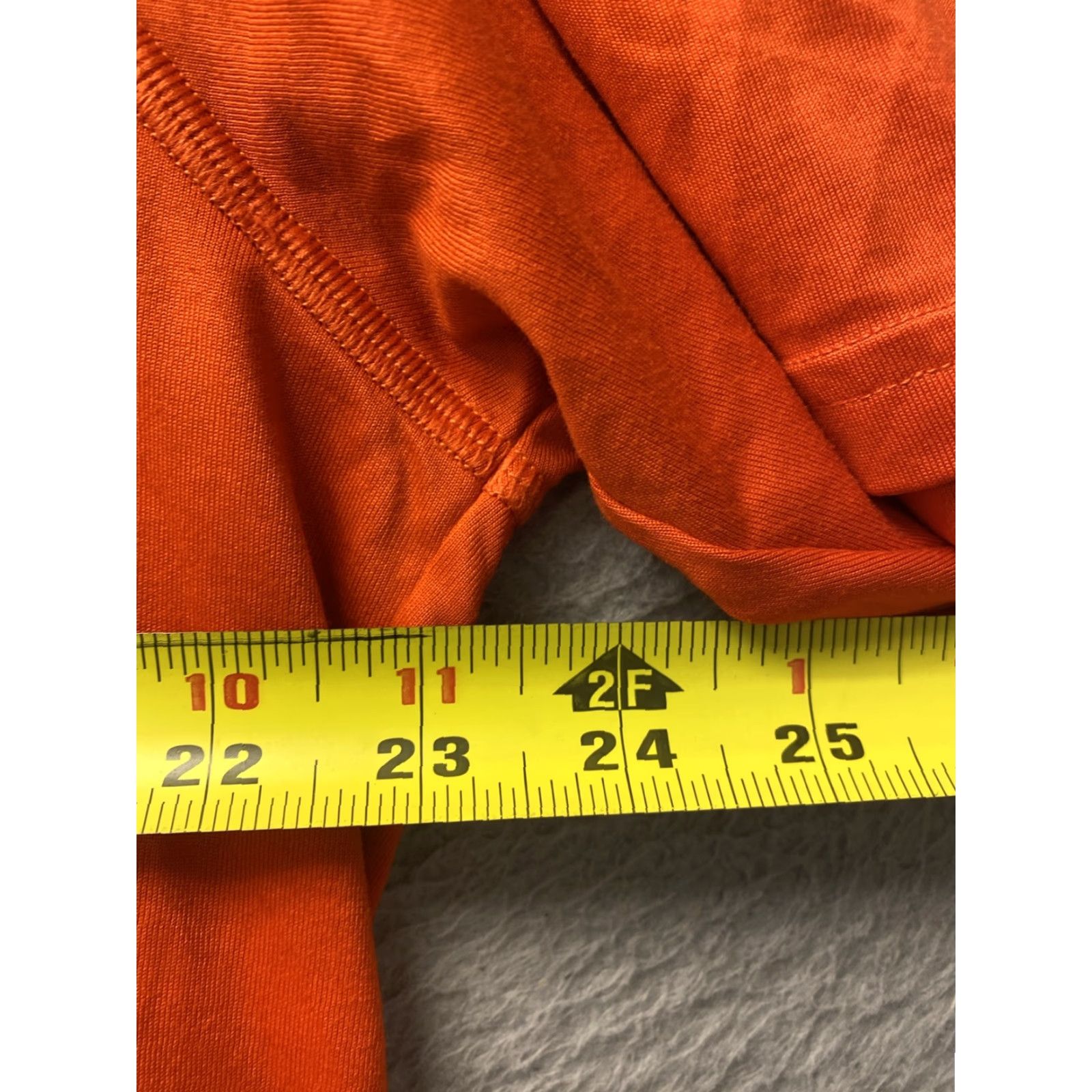 Under Armour Under Armour XL Orange Long Sleeve Henley Shirt Men's HeatGear Moisture Wicking Stretch Size US XL / EU 56 / 4 - 5 Thumbnail