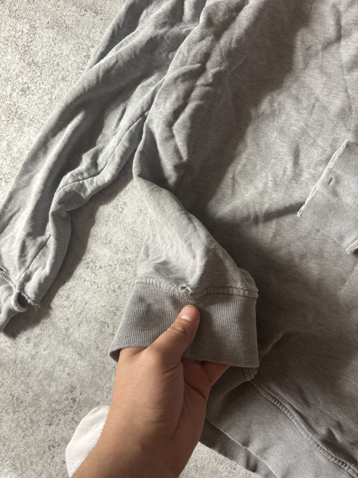 Stone Island × Vintage STONE ISLAND DISTRESSED CREWNECK Size US M / EU 48-50 / 2 - 7 Thumbnail