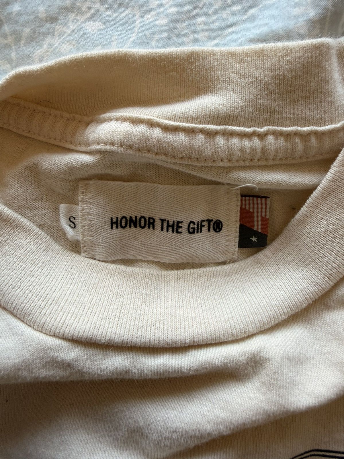 Honor the Gift Outside T-Shirt Size US S / EU 44-46 / 1 - 3 Thumbnail