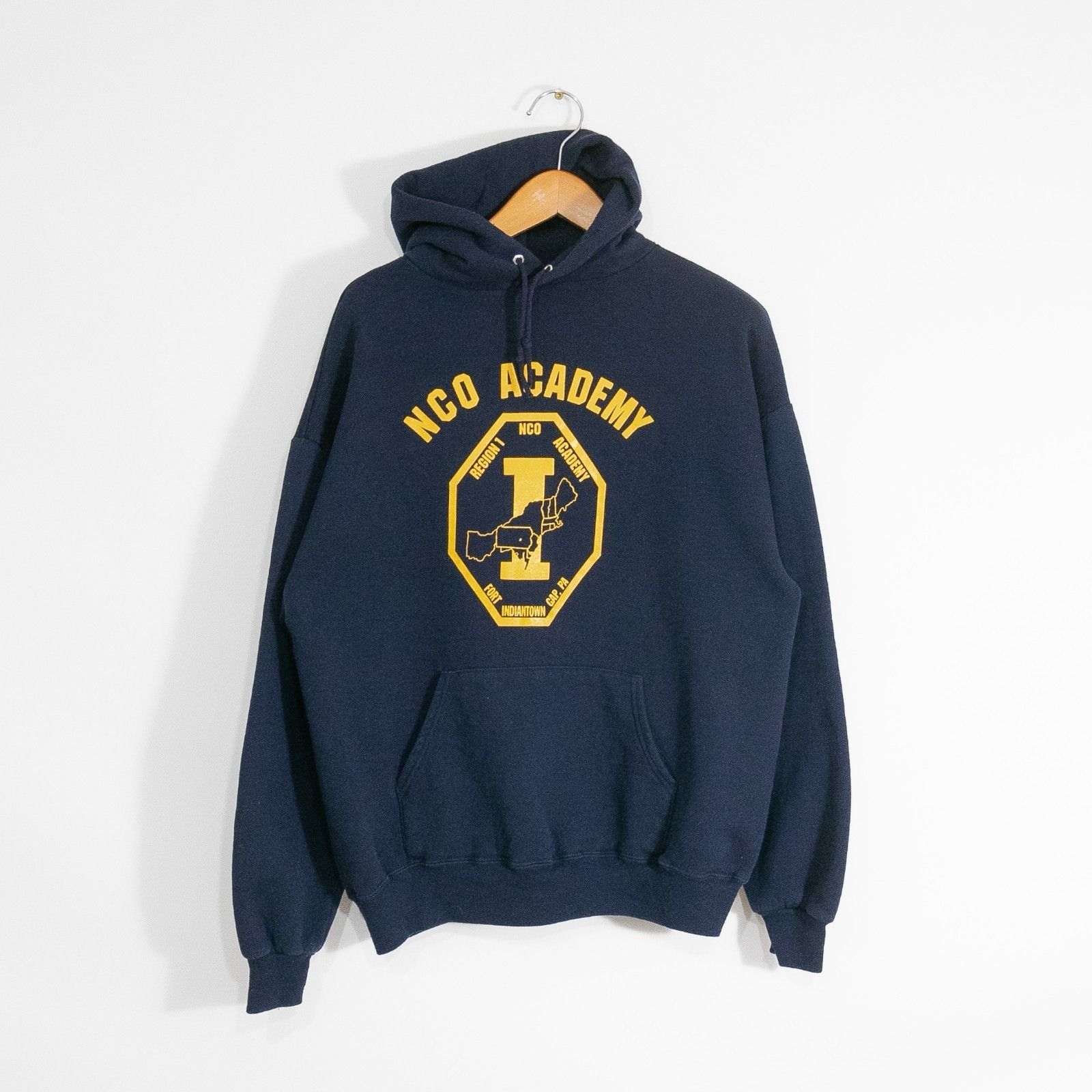 Vintage Vintage 90s NCO Academy Indiantown Fort Gap Hoodie Mens XL Size US XL / EU 56 / 4 - 1 Thumbnail