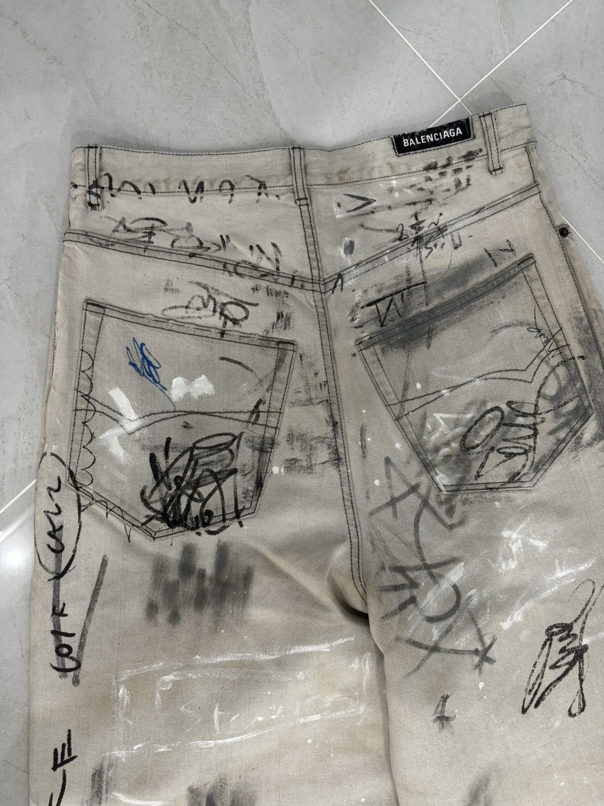 Balenciaga Balenciaga SS23 Graffiti Jeans Baggy Sz.L Size US 36 / EU 52 - 7 Thumbnail
