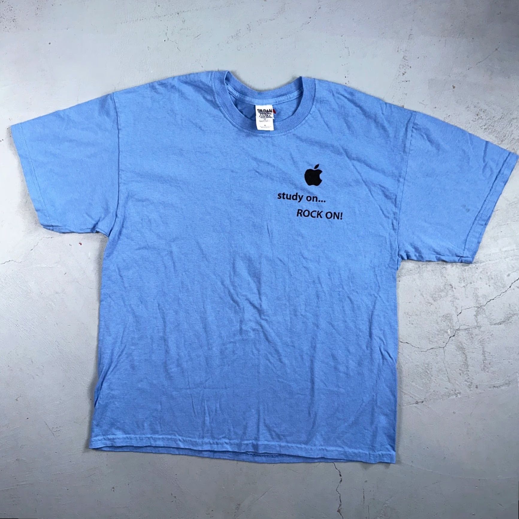 Gildan VINTAGE Gildan T-Shirt Men XL Blue Rock On Apple Rare iTunes Promo VTG 2000 70s 80s 90s Concert Dance Commercial Size US XL / EU 56 / 4 - 4 Thumbnail