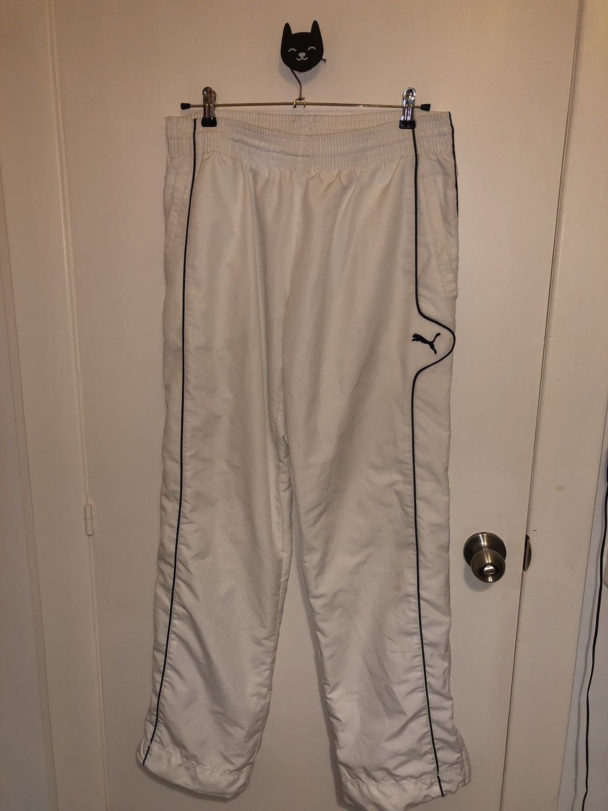 Puma × Vintage White vintage puma jogger Size US 34 / EU 50 - 1 Thumbnail
