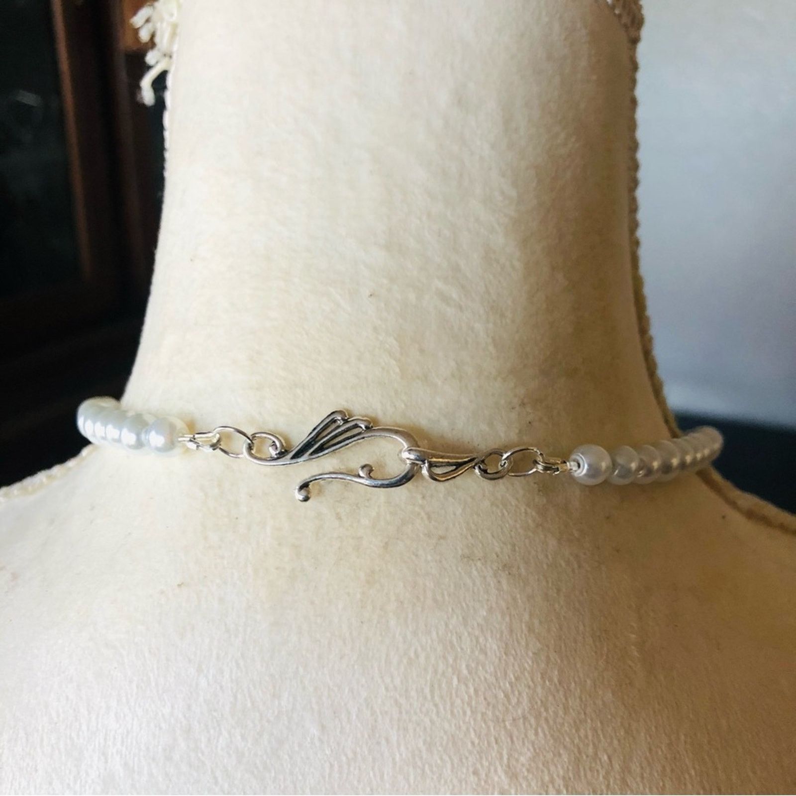 Handmade Handcrafted repurpose faux pearl chandelier Pearl necklace Size ONE SIZE - 7 Thumbnail