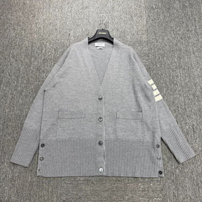 Thom Browne Thom Browne Four-stripe Wool Cardigan Size US XS / EU 42 / 0 - 1 Thumbnail