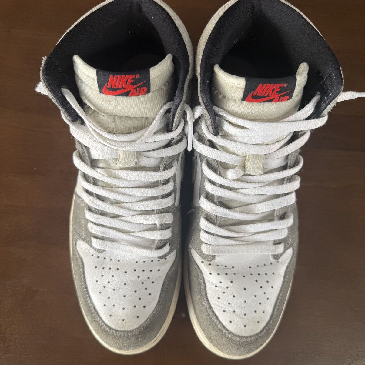 Nike Jordan 1 Retro High OG Size US 11 / EU 44 - 1 Thumbnail
