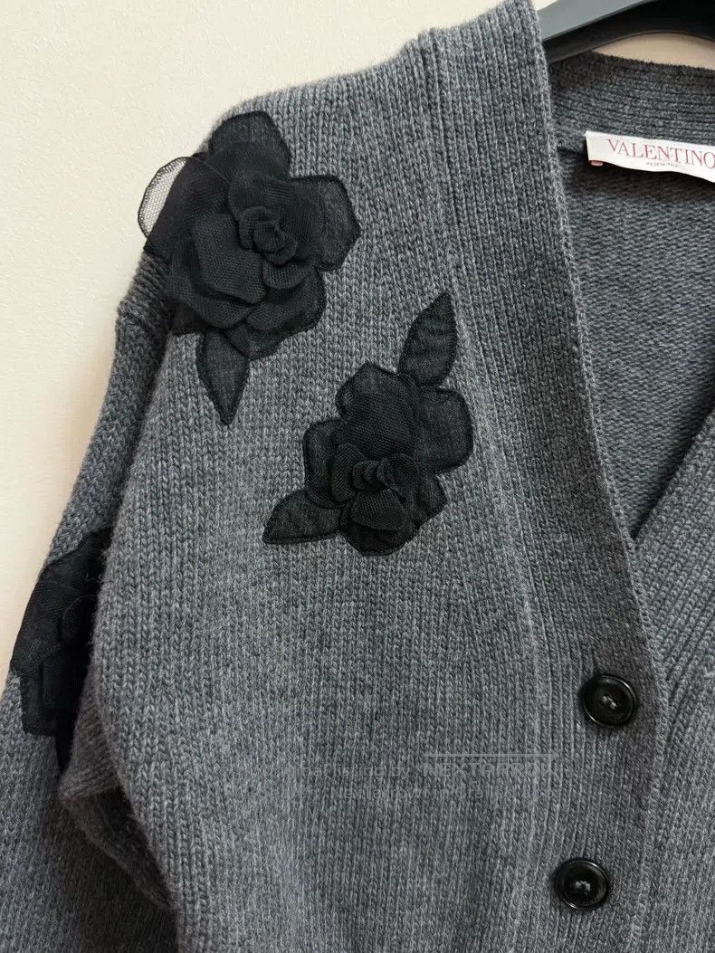Valentino Valentino Knitted cardigan with gray flowers Size XS / US 0-2 / IT 36-38 - 2 Thumbnail