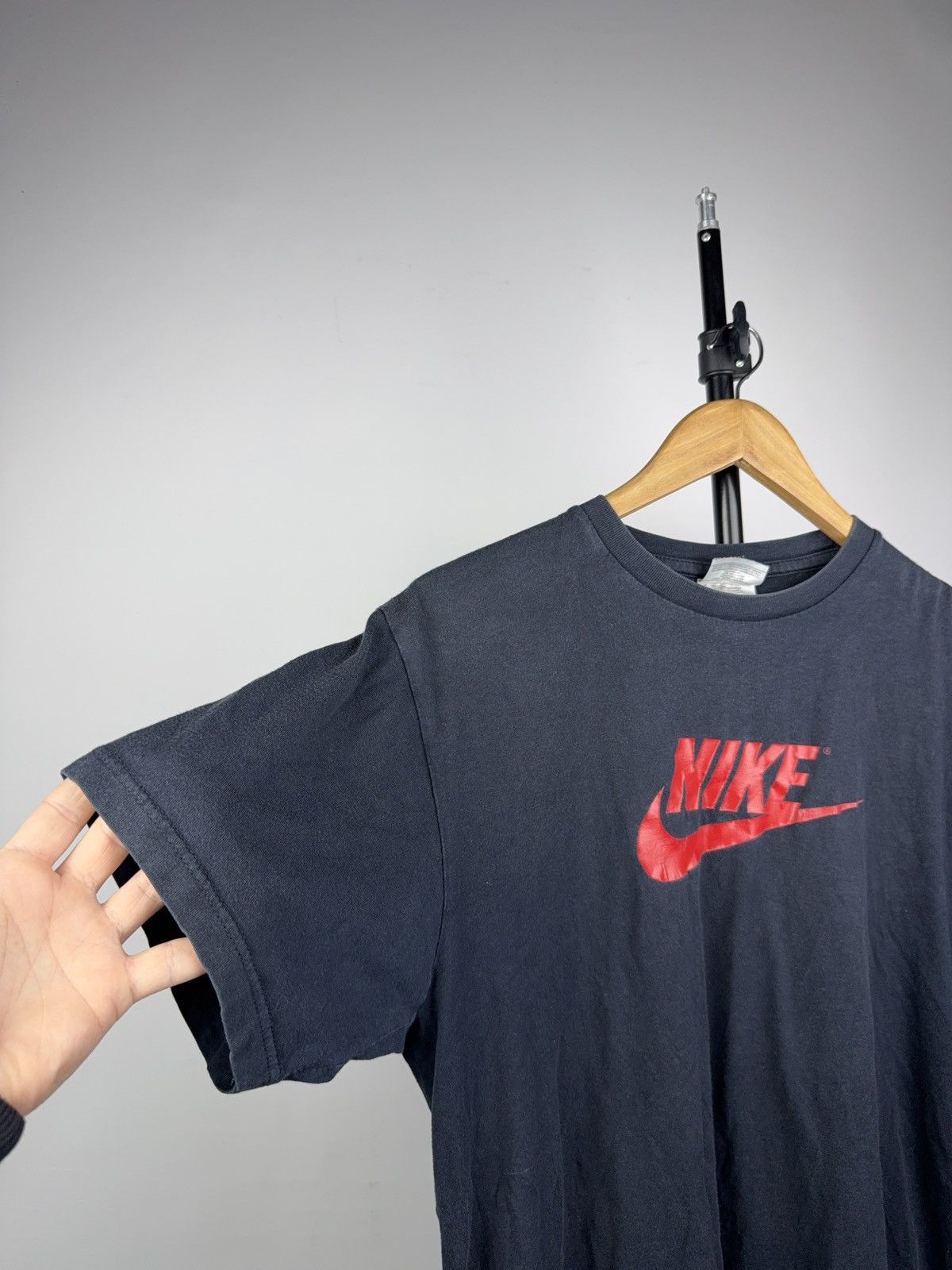Nike Vintage Retro 00s Nike Red Swoosh Logo Y2K Tee Shirt Size US M / EU 48-50 / 2 - 4 Thumbnail