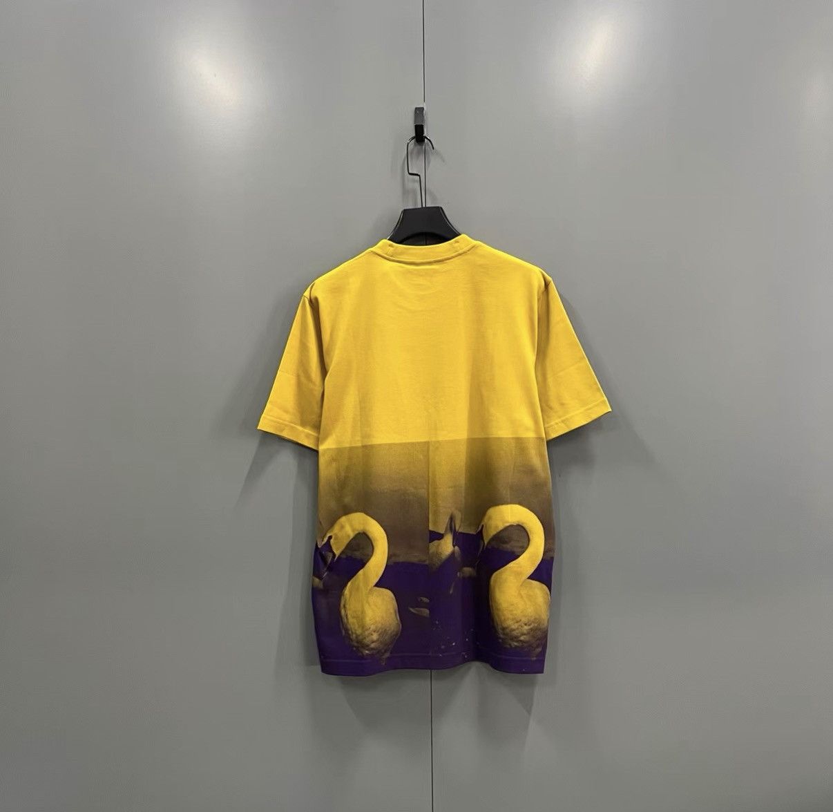 Burberry Burberry Color-block Swan Printed Short Sleeve T-shirt J41 Size US L / EU 52-54 / 3 - 2 Thumbnail
