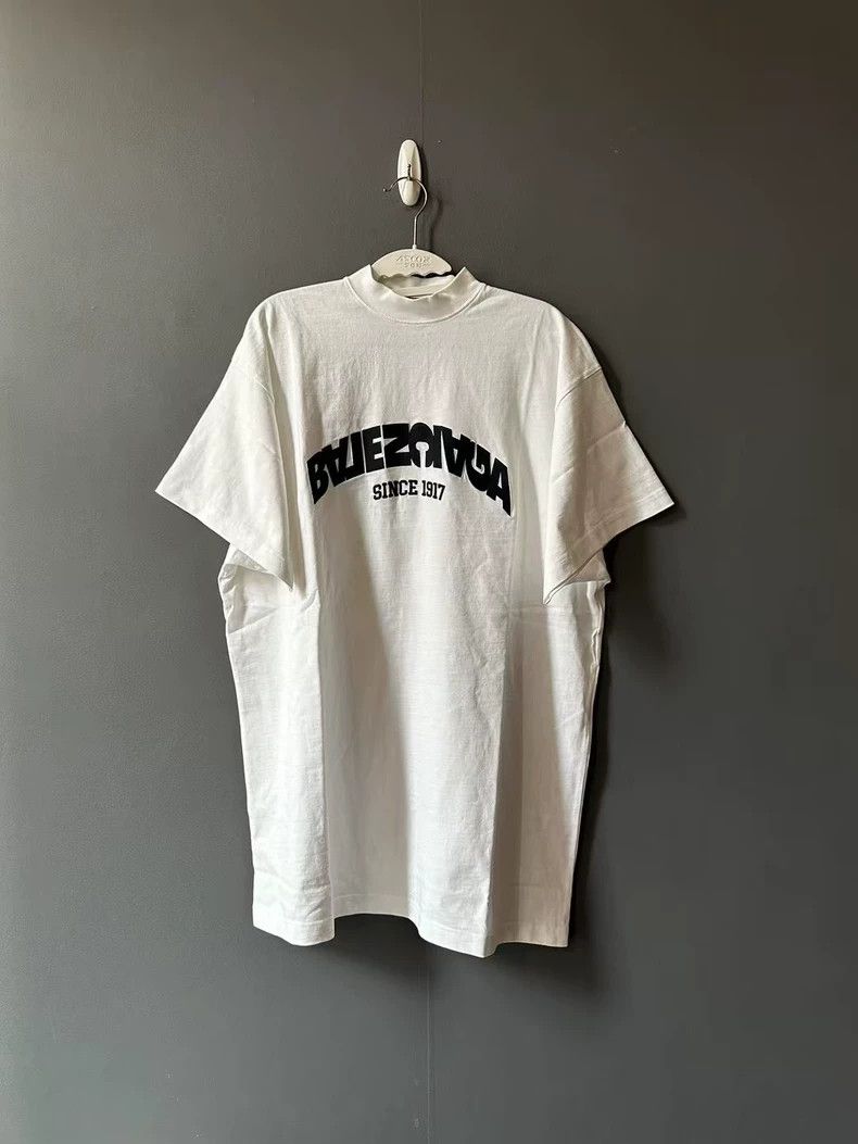 Balenciaga Balenciaga Embroidered Letter Short Sleeve Shirt - dmc Size US L / EU 52-54 / 3 - 1 Thumbnail