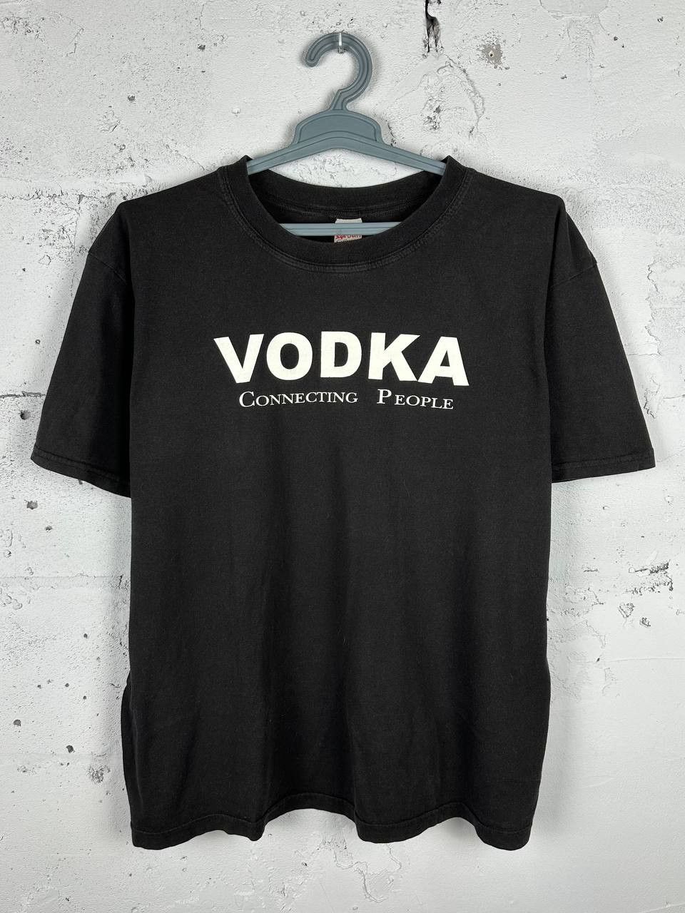 Vintage 00s Vintage Vodka Connecting People Nokia Parody Humor Tee Size US L / EU 52-54 / 3 - 1 Thumbnail