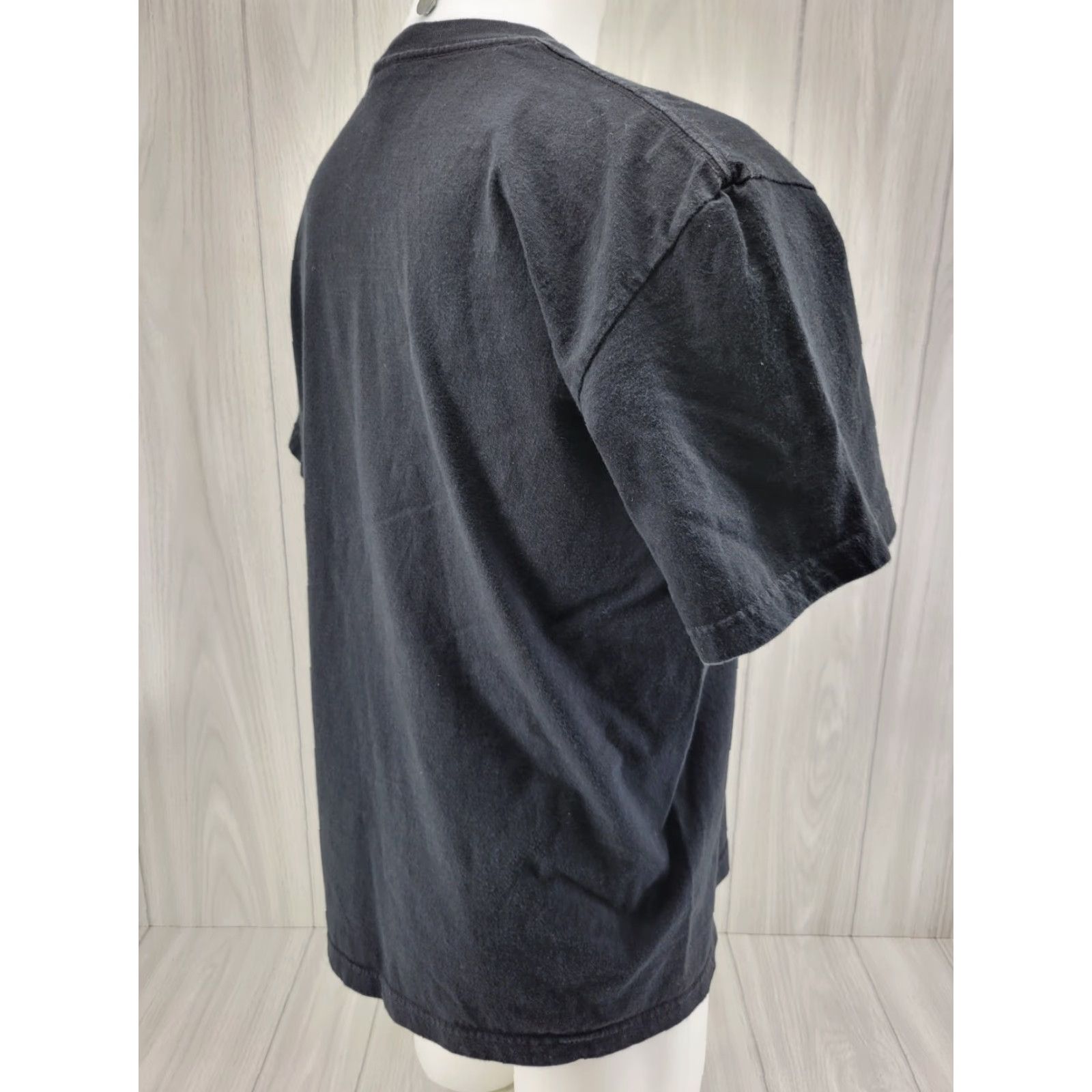 Tommy Hilfiger VINTAGE Tommy Hilfiger Denim Tee Embossed Size Medium Navy Crew Neck Short Sleeve Mens T-Shirt Size US M / EU 48-50 / 2 - 5 Thumbnail