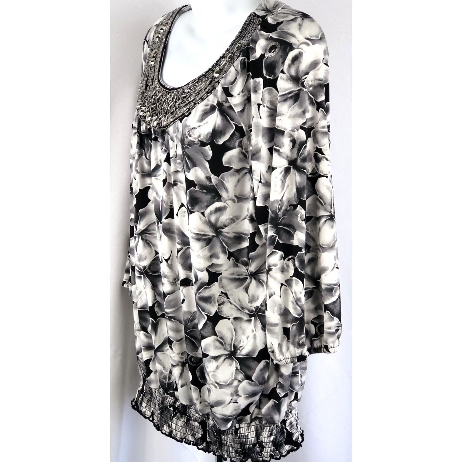 JM Collection JM collection Tunic Top XL Gray Floral Beaded 3/4 Sleeve Scoop Neck Boho Shirt Women Size XL / US 12-14 / IT 48-50 - 2 Thumbnail