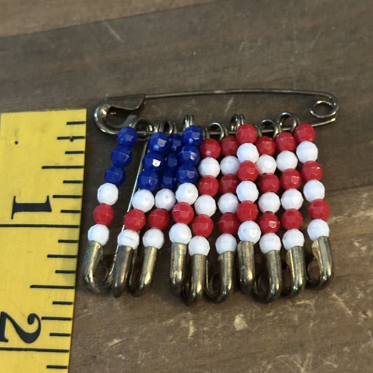 Vintage Vintage handmade beaded American flag safety pin brooch Size ONE SIZE - 2 Thumbnail