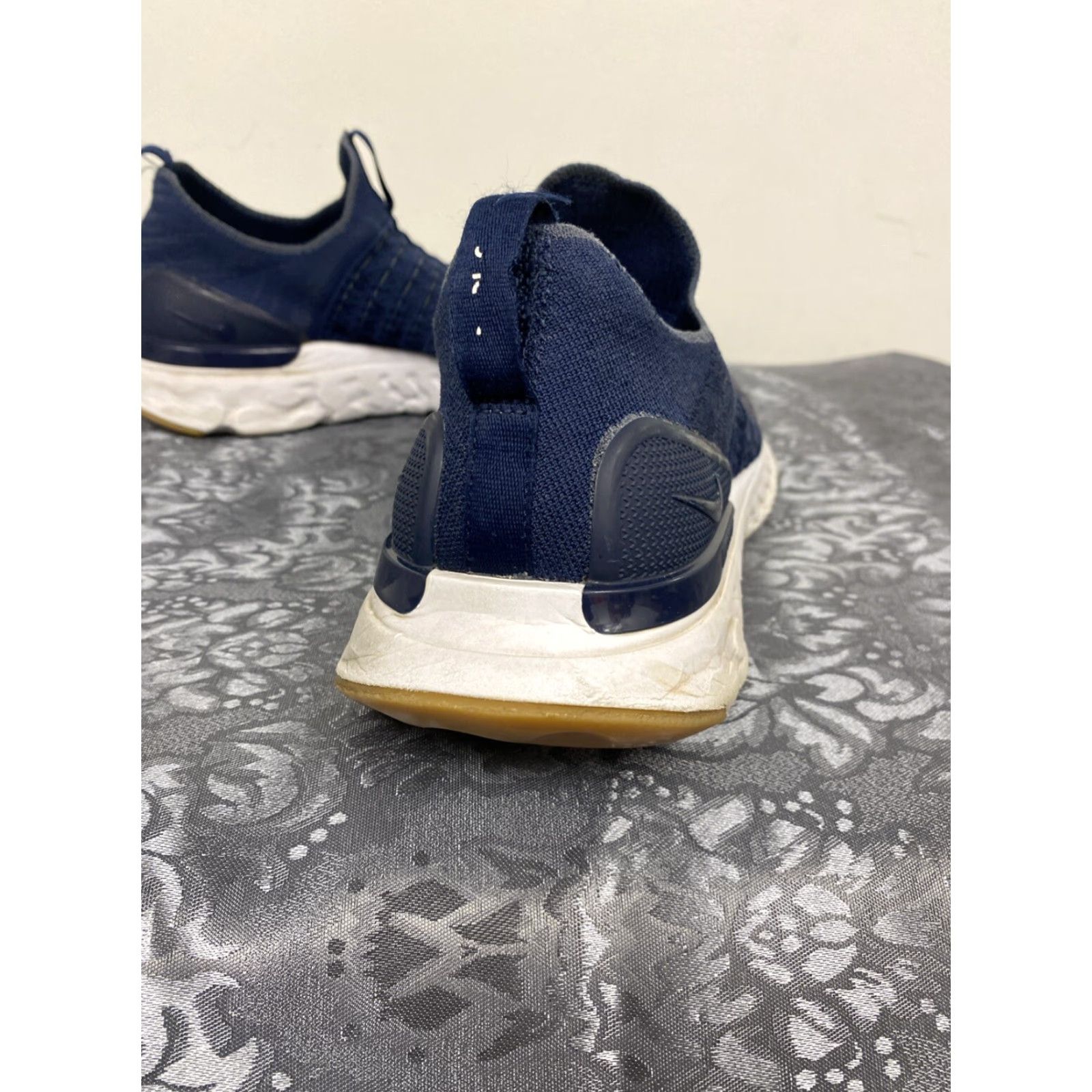 Nike NIKE React Phantom Run Flyknit 2 Slip On Sneakers Men's Size 11 College Navy Athletic Size US 11 / EU 44 - 6 Thumbnail