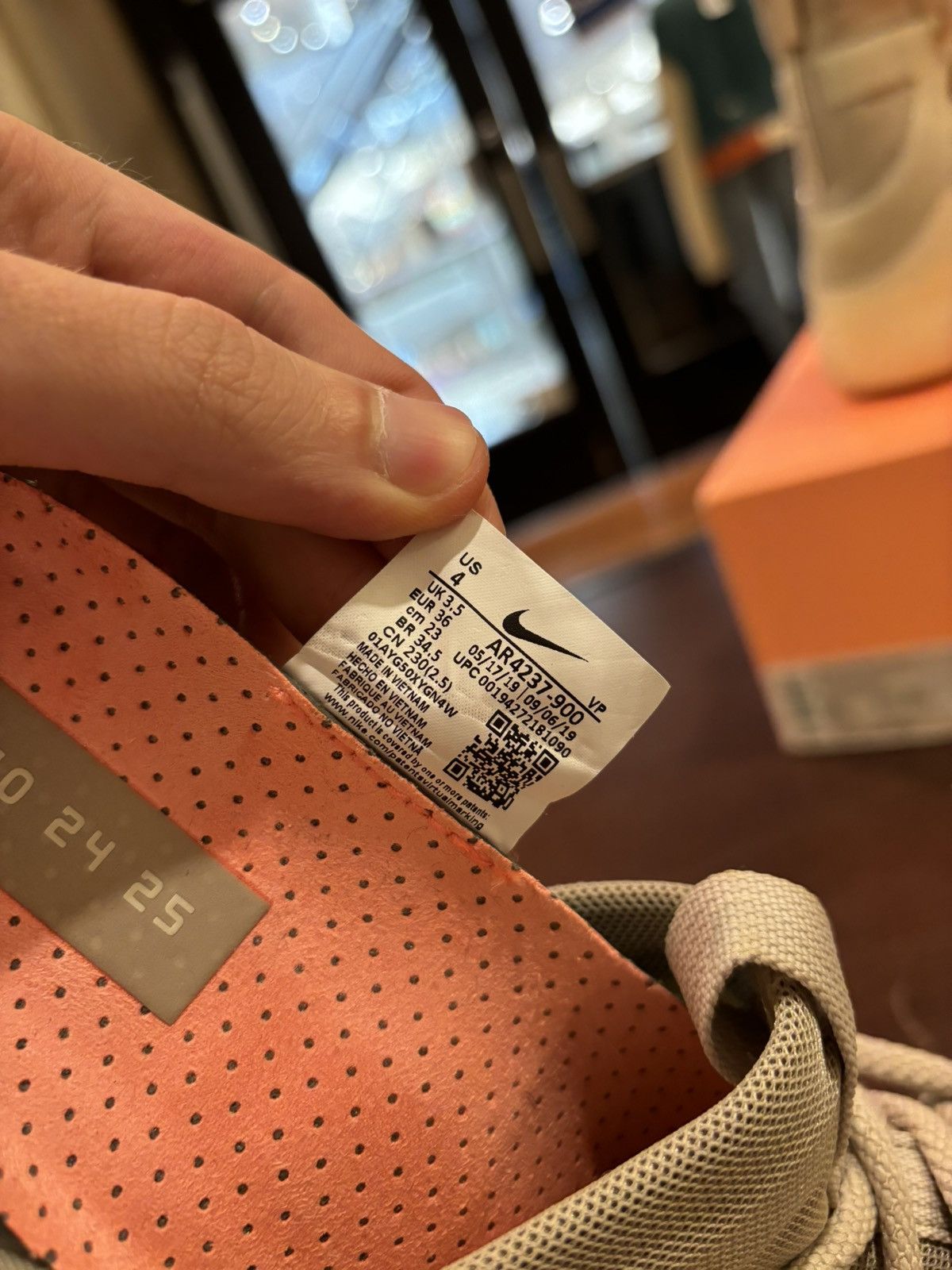 Fear of God × Nike Nike fear of god one oatmeal Size US 5 / EU 37 - 8 Thumbnail