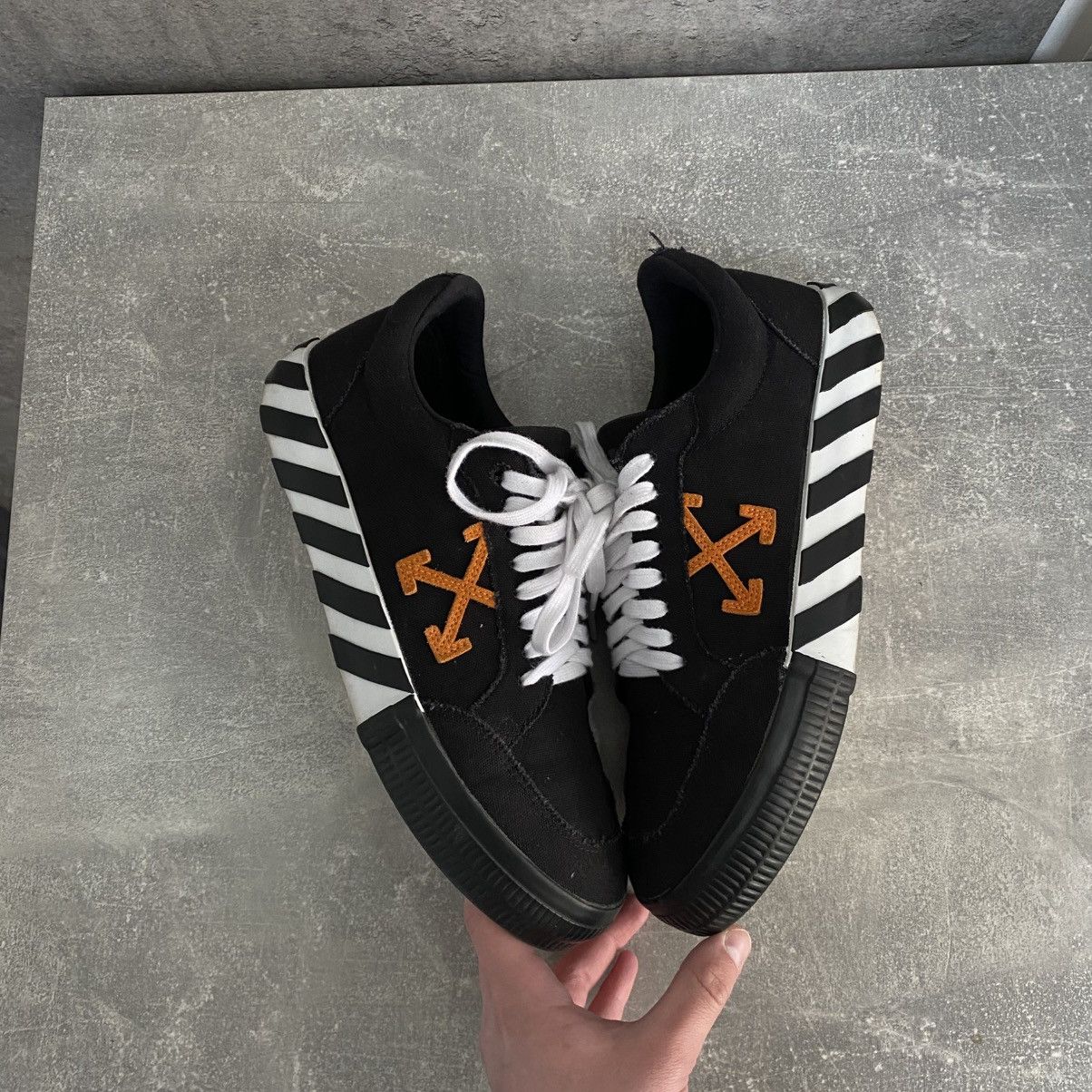 Off-White Off-White Vulcanized Low Sneakers Black Arrow Shoes Size US 10 / EU 43 - 2 Thumbnail
