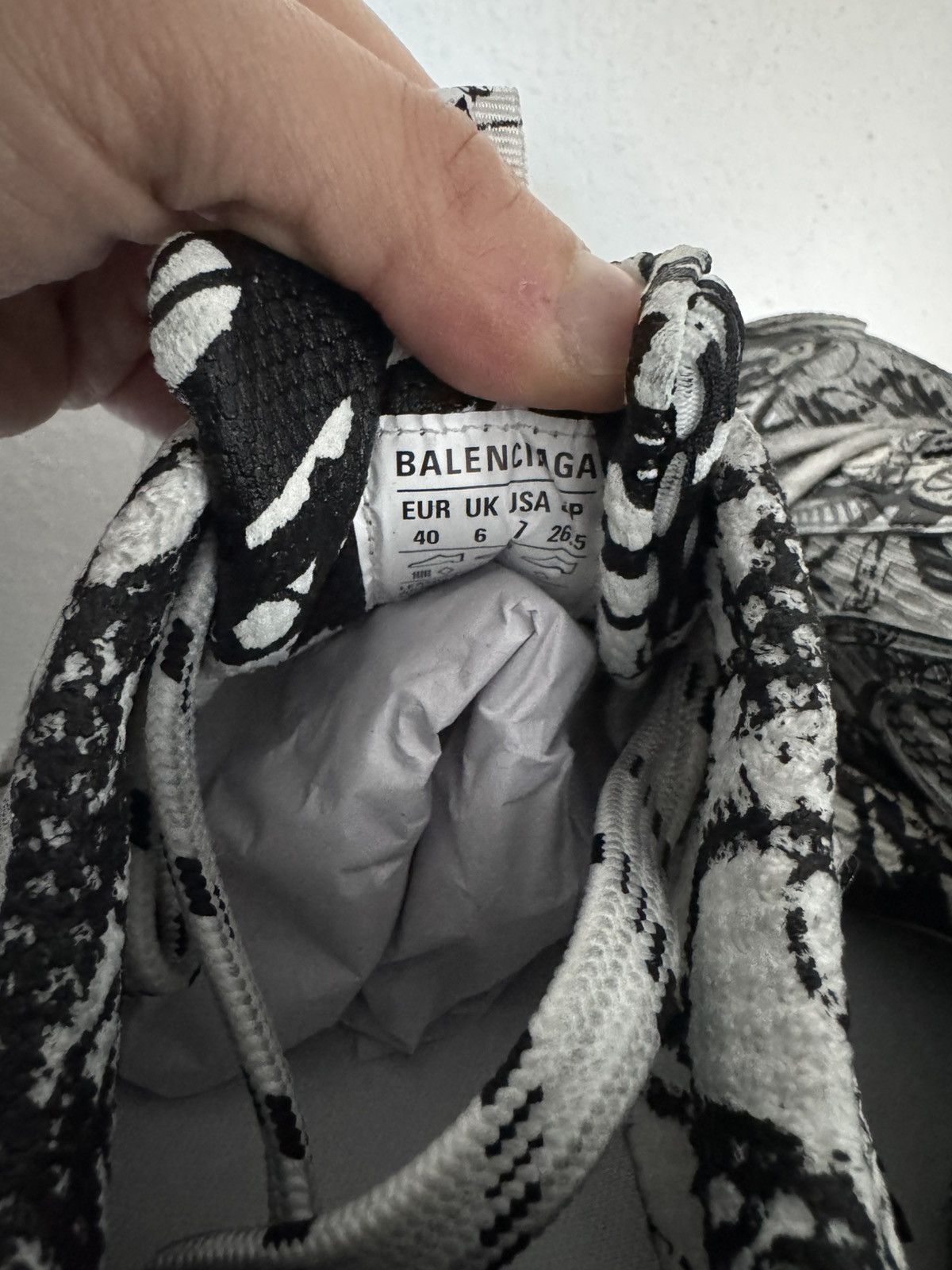 Balenciaga Balenciaga 3XL extreme graffiti Size US 7 / EU 40 - 6 Thumbnail