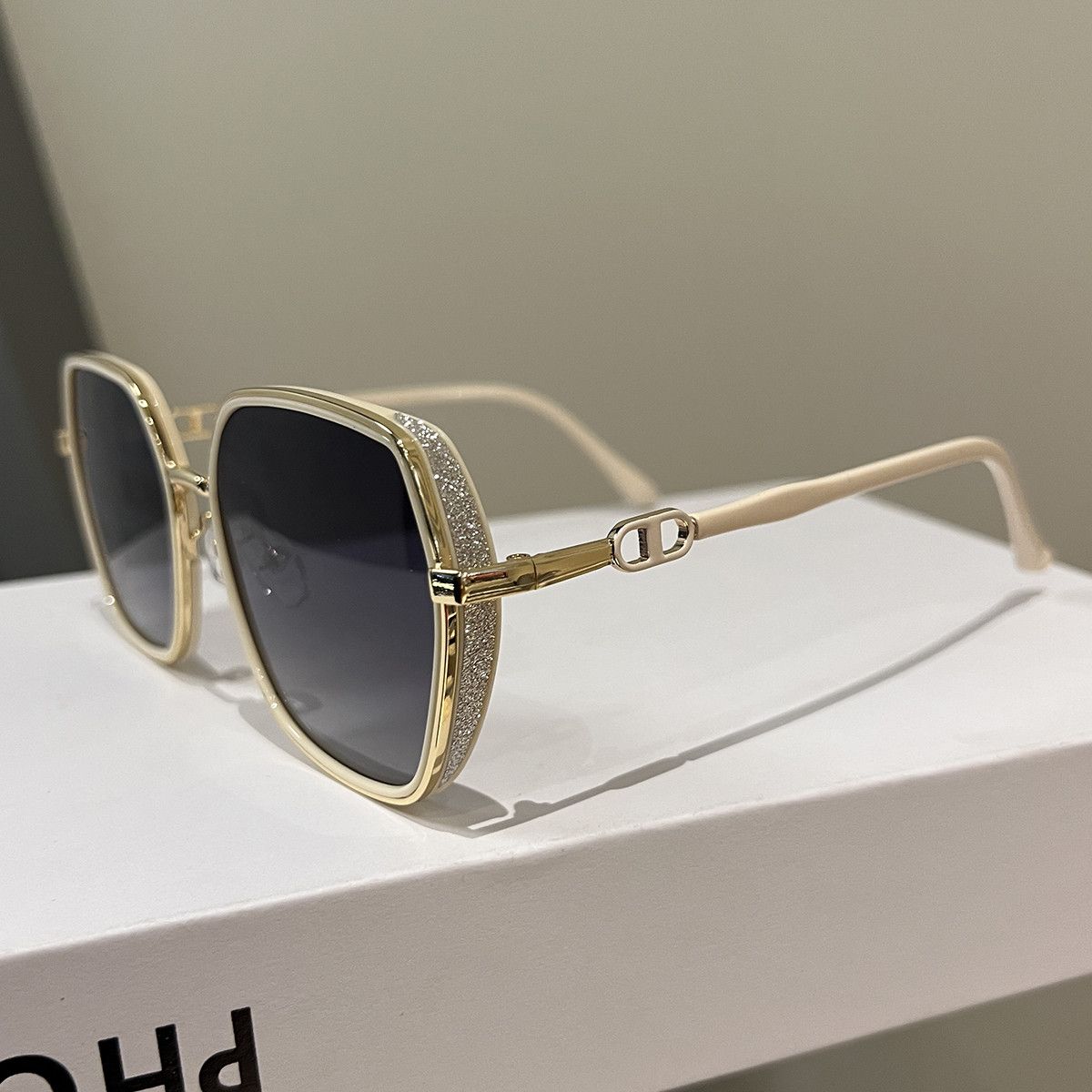 VIBE Matchless Street ins style custom avant-garde sunglasses Size ONE SIZE - 1 Thumbnail