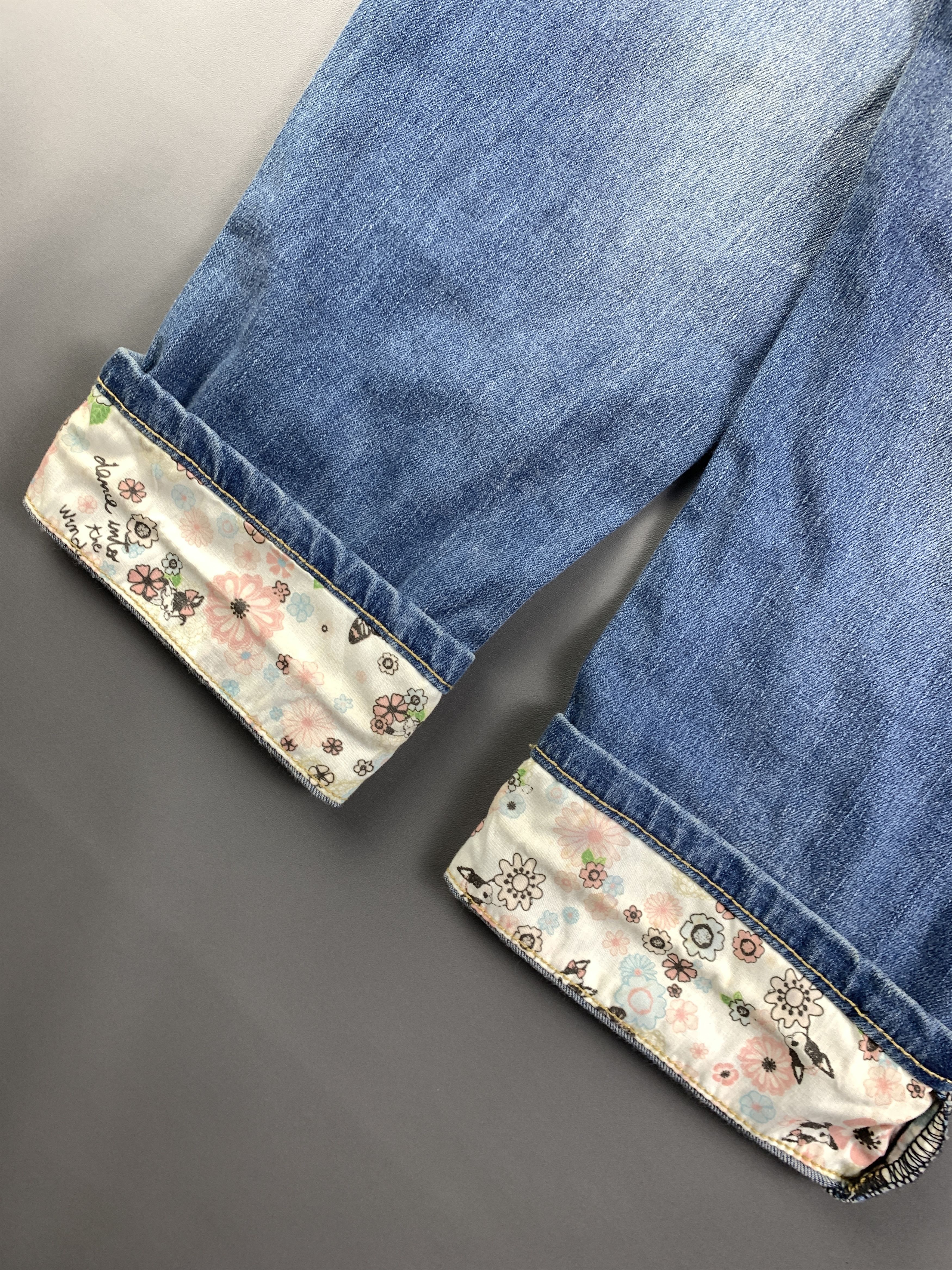 Japanese Brand Cute Puppy Embroidered Capri Jeans Shorts (31) Size 31" - 6 Thumbnail
