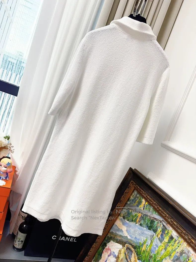 Other Chanel 23p white pearl buckle pearl two-pocket dress Size XS / US 0-2 / IT 36-38 - 2 Thumbnail