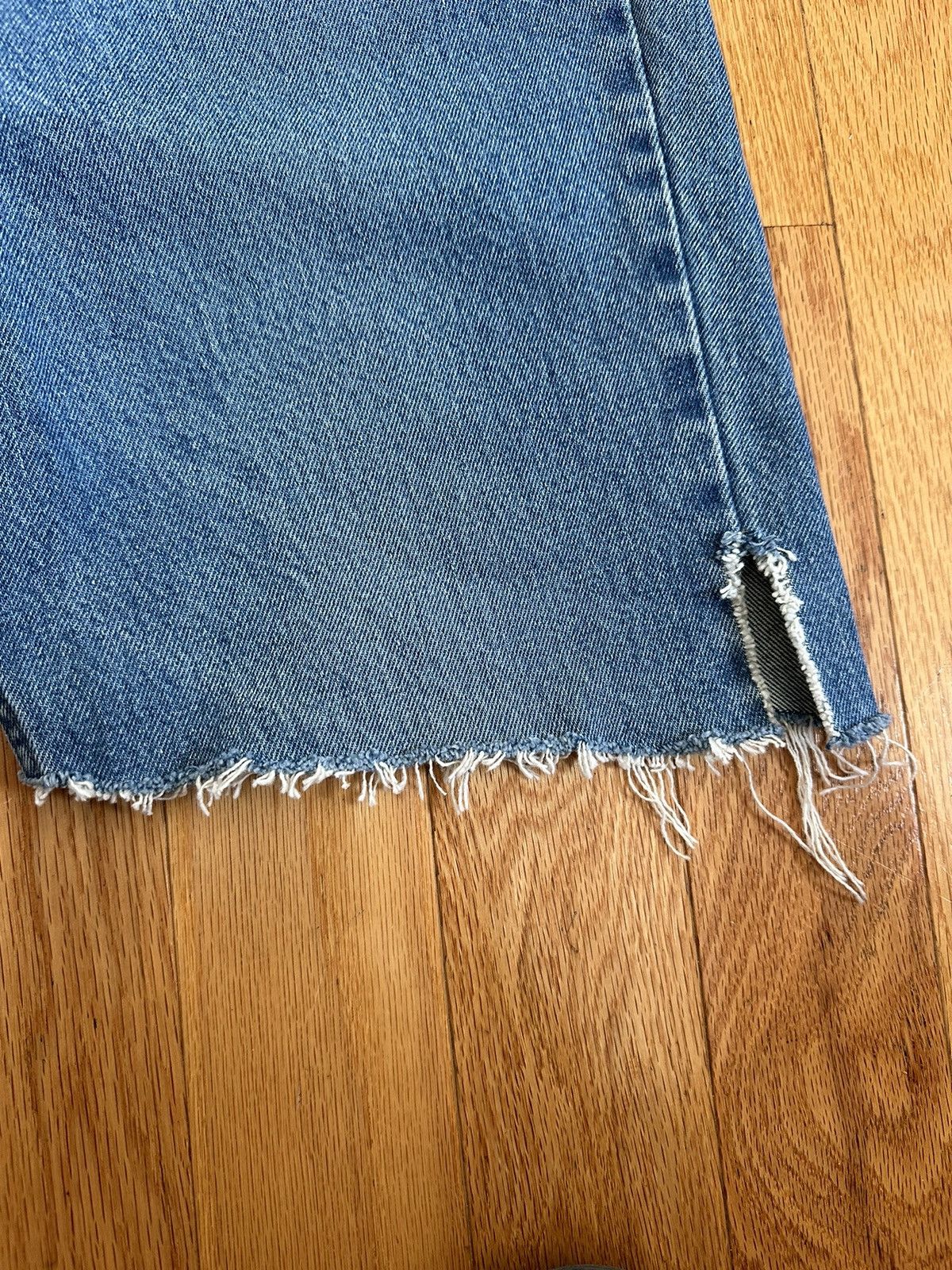 L.L. Bean LL Bean distressed bottom denim shorts Size US 36 / EU 52 - 2 Thumbnail