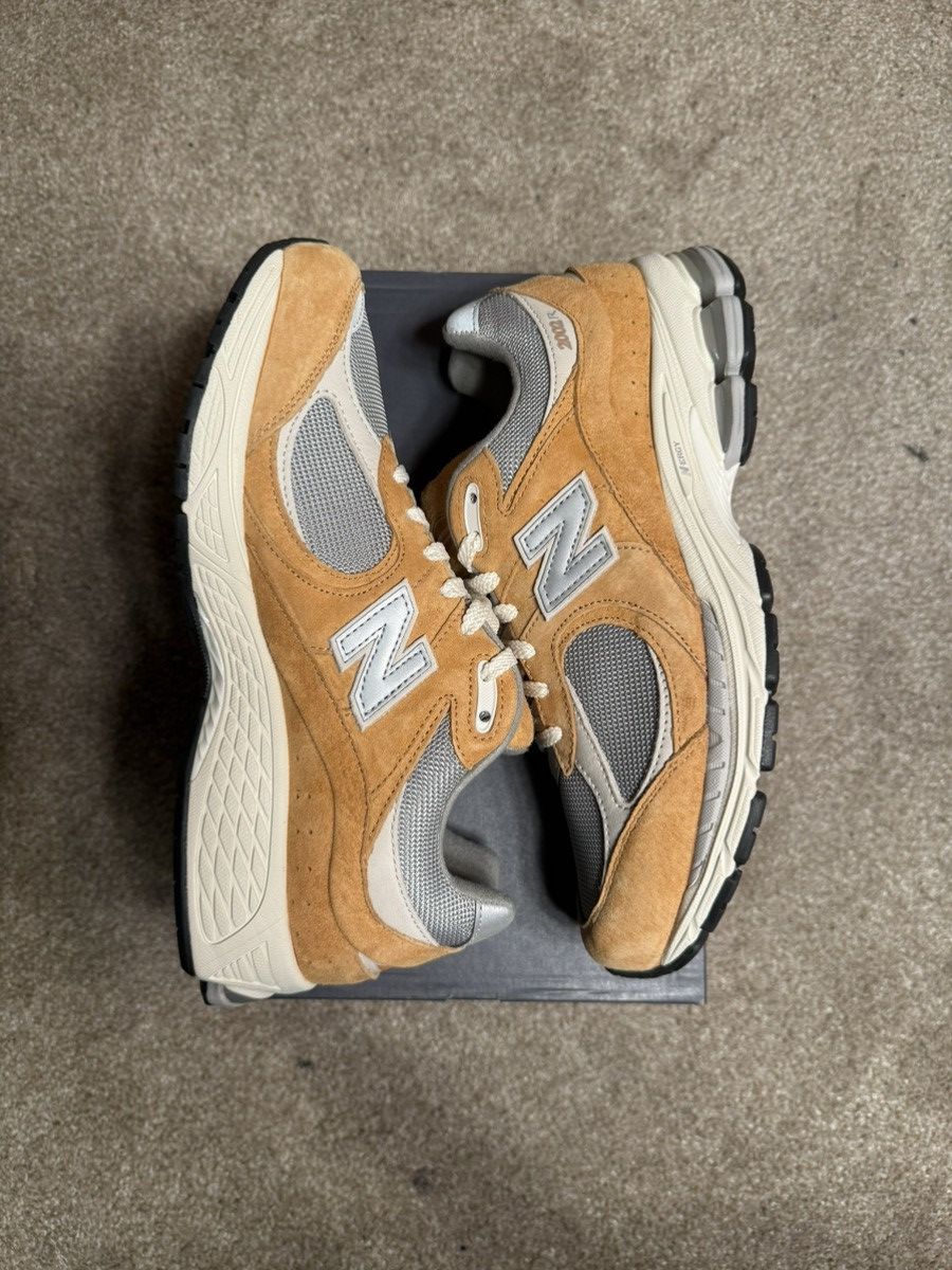 New Balance New Balance 2002R “Sweet Caramel” Size US 9.5 / EU 42-43 - 4 Thumbnail