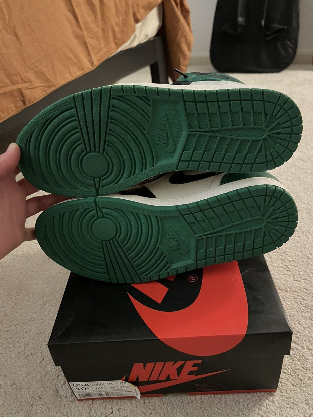 Nike Pine green jordan 1 Size US 10.5 / EU 43-44 - 5 Thumbnail