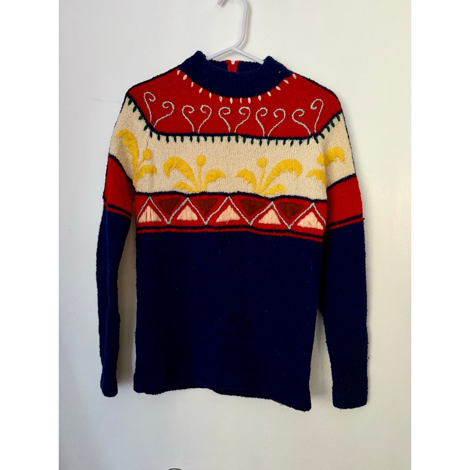 Vintage Vintage 60s Fully Fashioned Blue Red Knit Wool Sweater Small Size S / US 4 / IT 40 - 1 Thumbnail